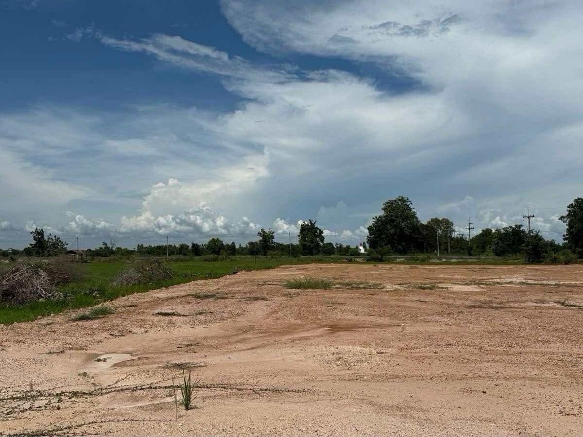 ขายที่ดินสุโขทัย : ขายที่ดิน 1 ไร่ บ้านกล้วย สุโขทัย แปลงมุม  ติดถนน น้ำไฟเข้าถึง 