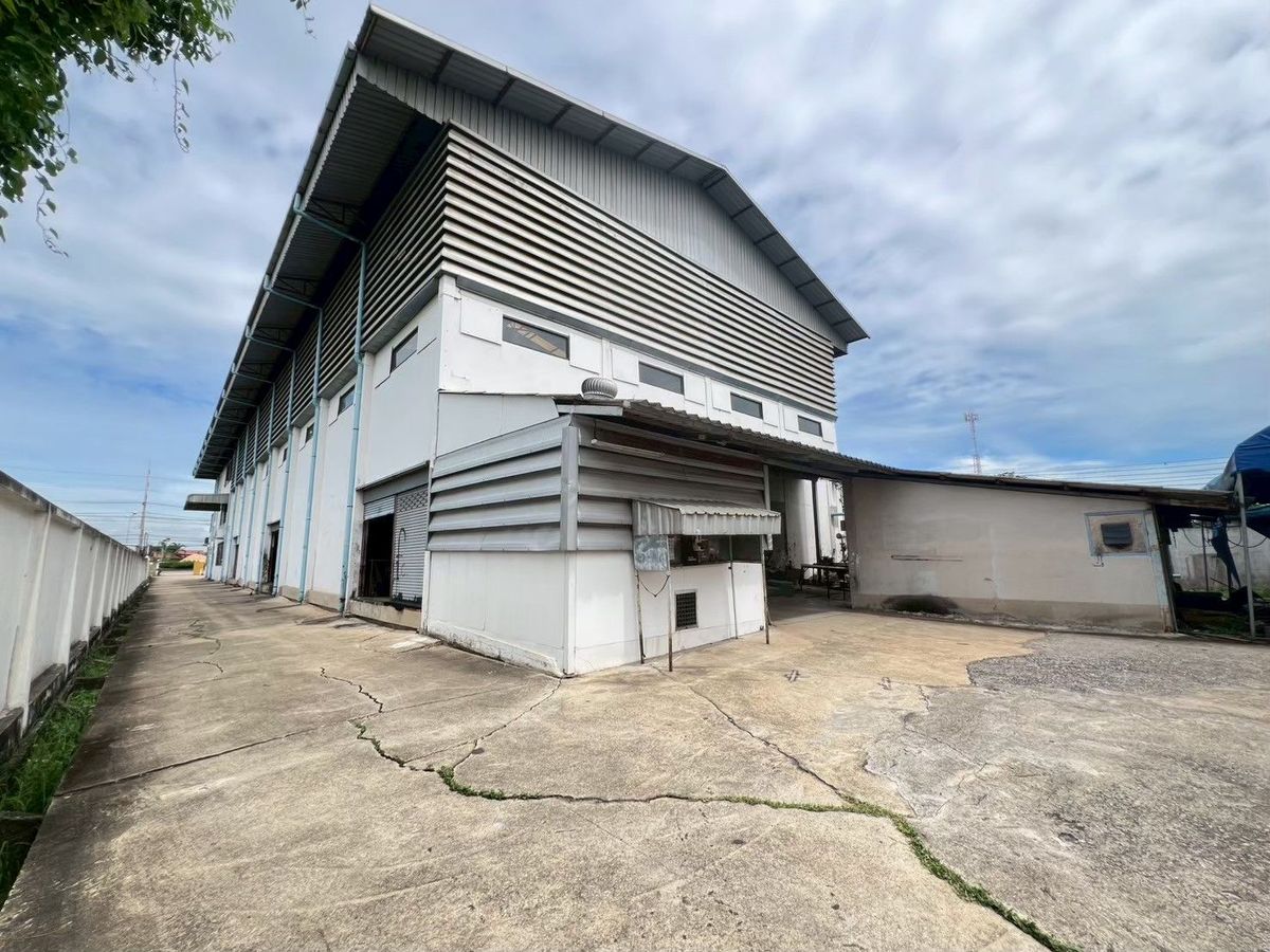 ขายโกดังนครปฐม : ขาย ที่ดิน พร้อม โกดัง บนเนื้อที่ 2-3-55 ไร่ ติดถนนหลัก 4 เลน