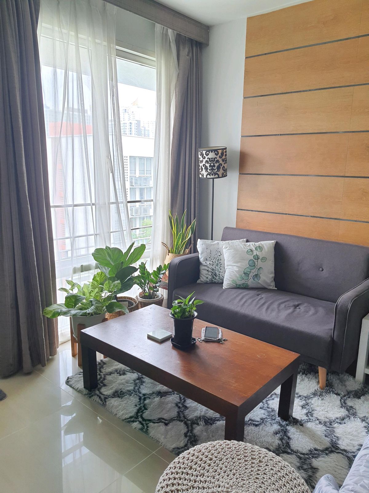 For RentCondoRama9, Petchburi, RCA : Condo for Rent at i-House Laguna RCA Rama 9 Renovated 26 sq.m. Studio Room 8th Floor Building E Garden View