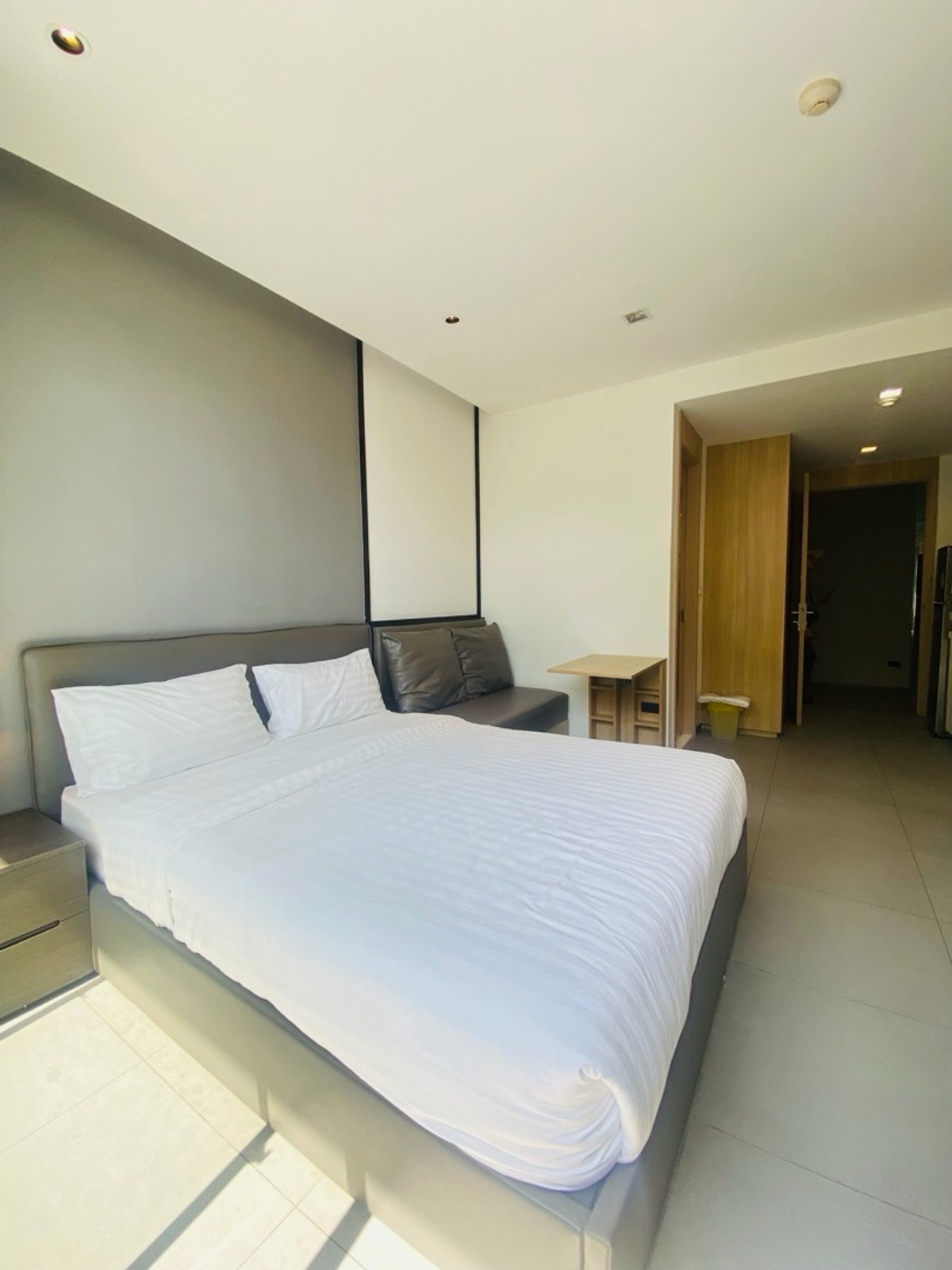 ขายคอนโดพระราม 9 เพชรบุรีตัดใหม่ RCA : AQ Alix Residence Soonvijai ขายเพียง 3 ล้านบาท เท่านั้น