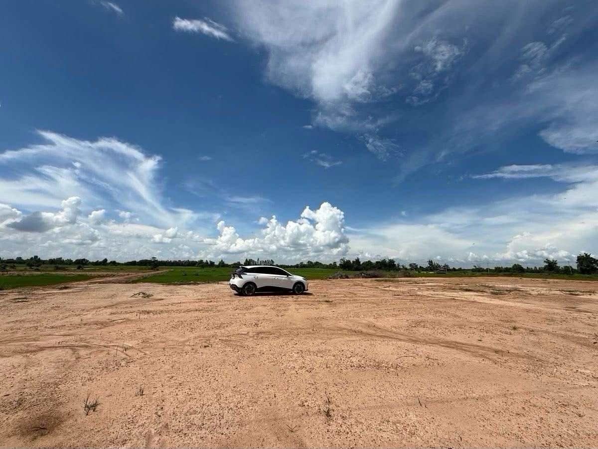 ขายที่ดินสุโขทัย : ขายที่ดิน 1 ไร่ บ้านกล้วย สุโขทัย แปลงมุม  ติดถนน น้ำไฟเข้าถึง 