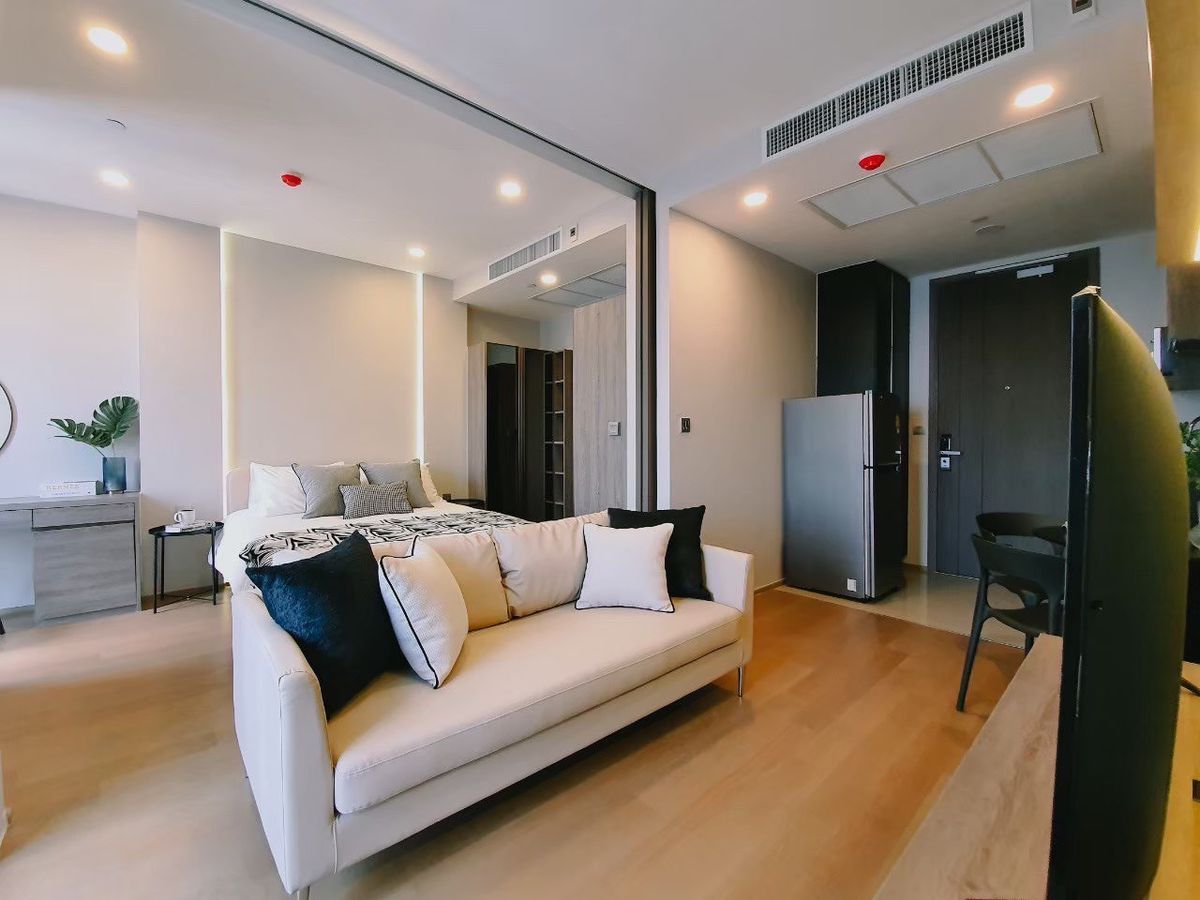 CondoSiam Paragon ,Chulalongkorn,Samyan : 💎 Luxury Condo for Sale at Ashton Chula–Silom | High Floor with Stunning View  Steps to MRT  Tenanted – Instant Rental Income  Fully Furnished & Move-In Ready – Perfect for Investment