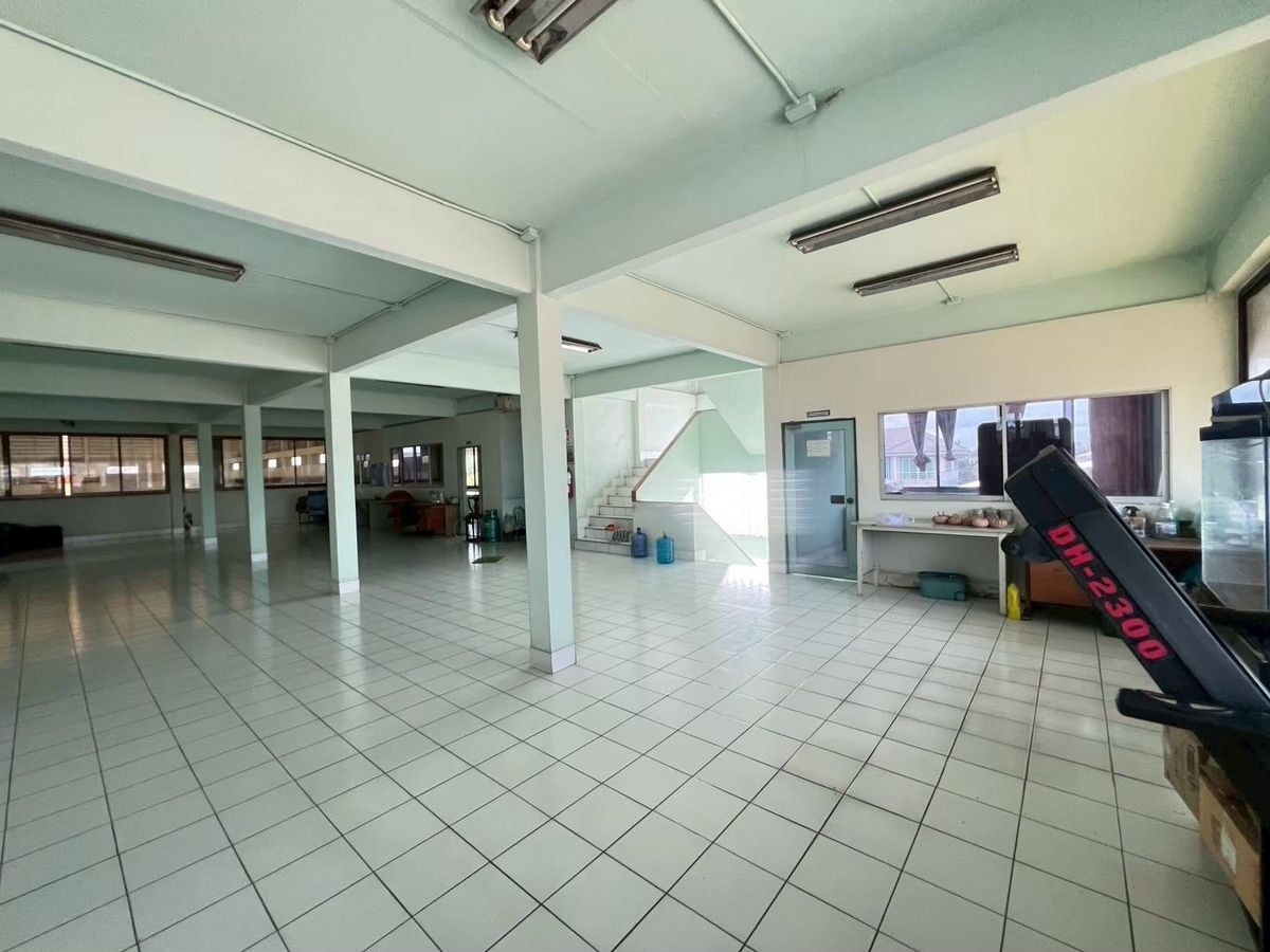 ขายโกดังนครปฐม : ขาย ที่ดิน พร้อม โกดัง บนเนื้อที่ 2-3-55 ไร่ ติดถนนหลัก 4 เลน