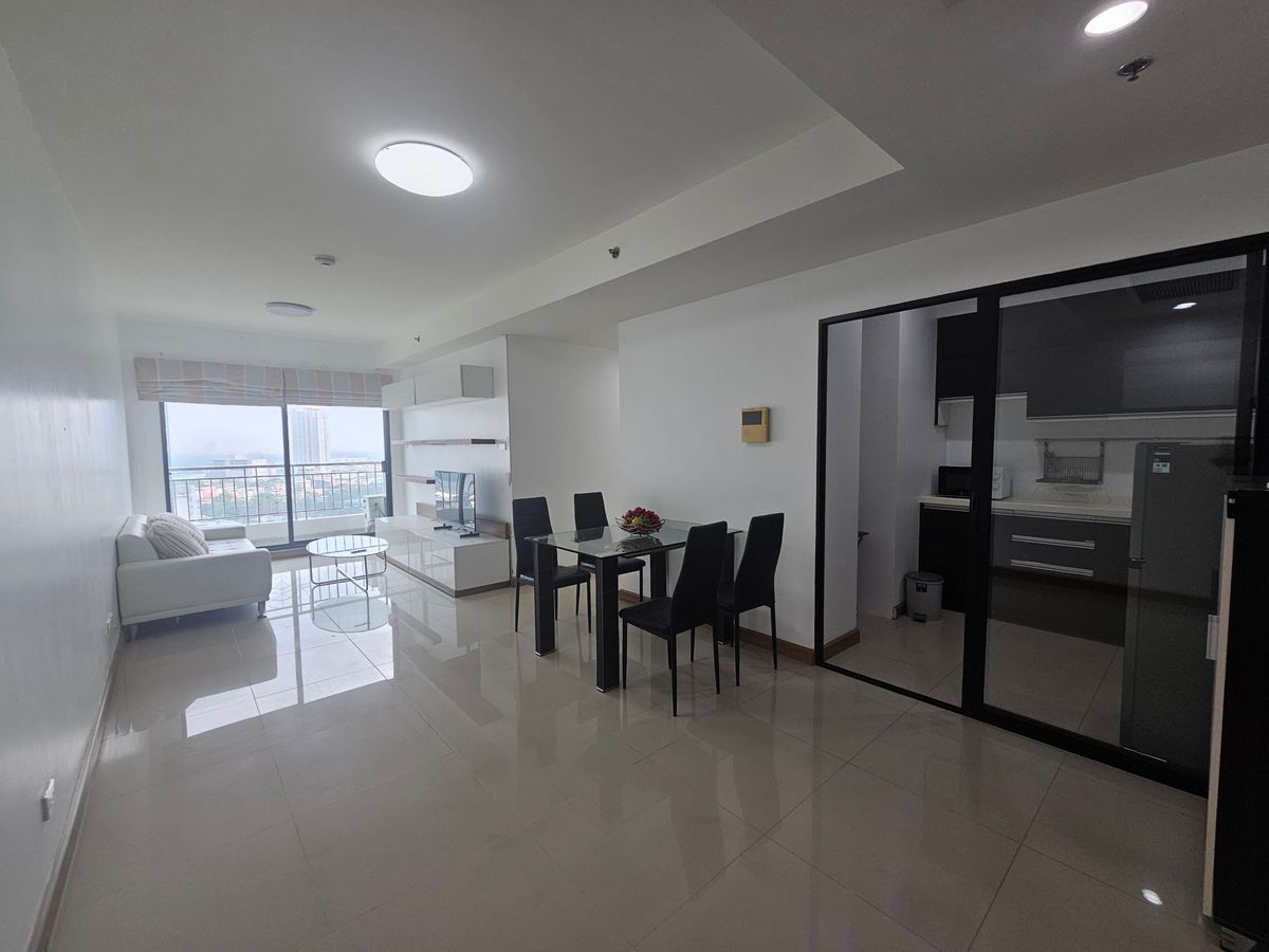 ขายคอนโดสาทร นราธิวาส : ขายด่วน !!! ราคาถูกมาก++ Supalai Lite Ratchada-Narathiwas-Sathorn  ชั้นเกือบสูงสุด วิวโค้งเเม่น้ำเจ้าพระยา Supalai Lite Ratchada-Narathiwas-Sathorn