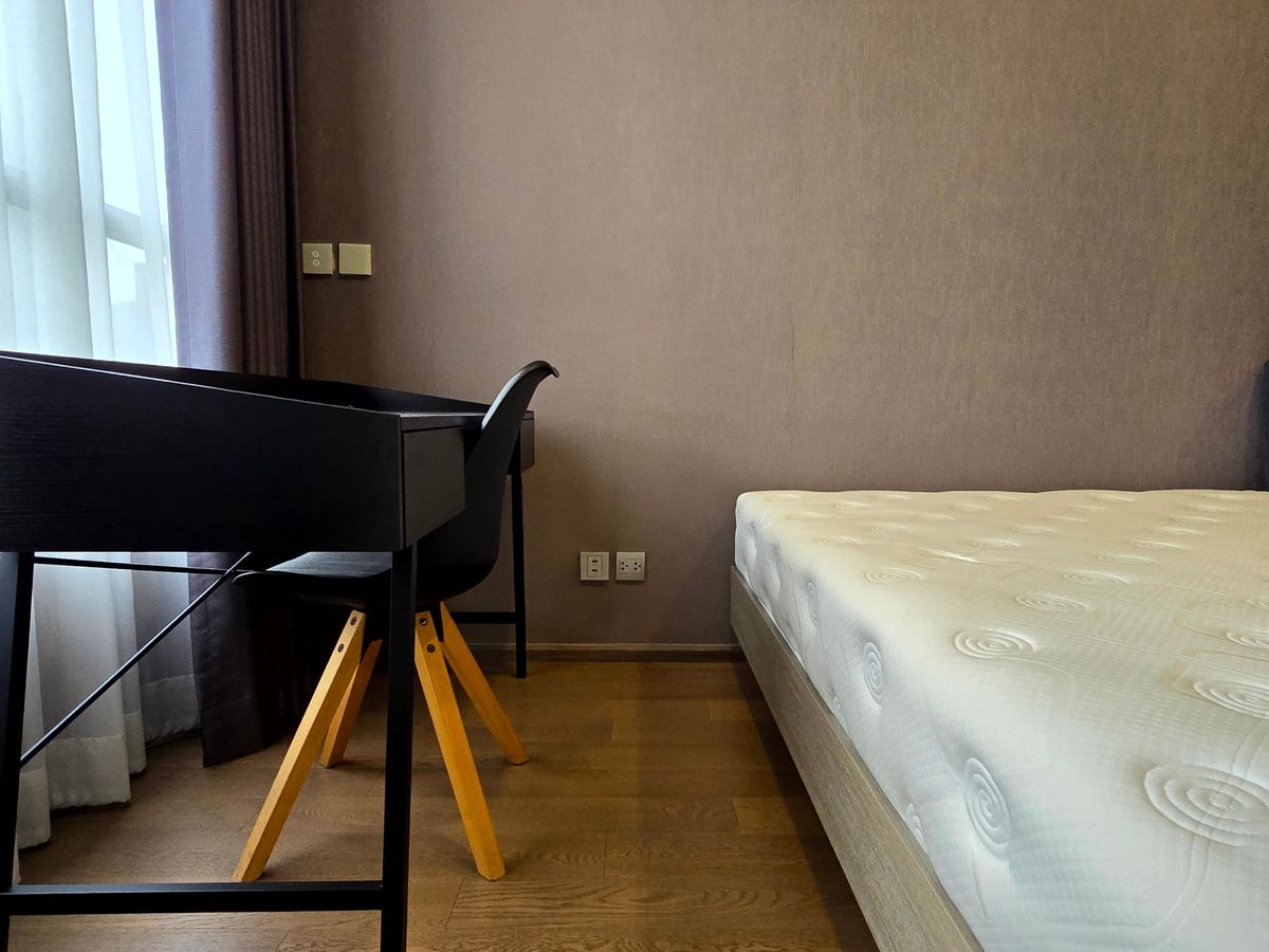 For RentCondoRatchathewi,Phayathai : Park Origin Phayathai【𝐑𝐄𝐍𝐓】🔥Fully modern, with premium materials throughout. A sleek, dark tone that looks expensive.🔥  Contact Line ID: @hacondo