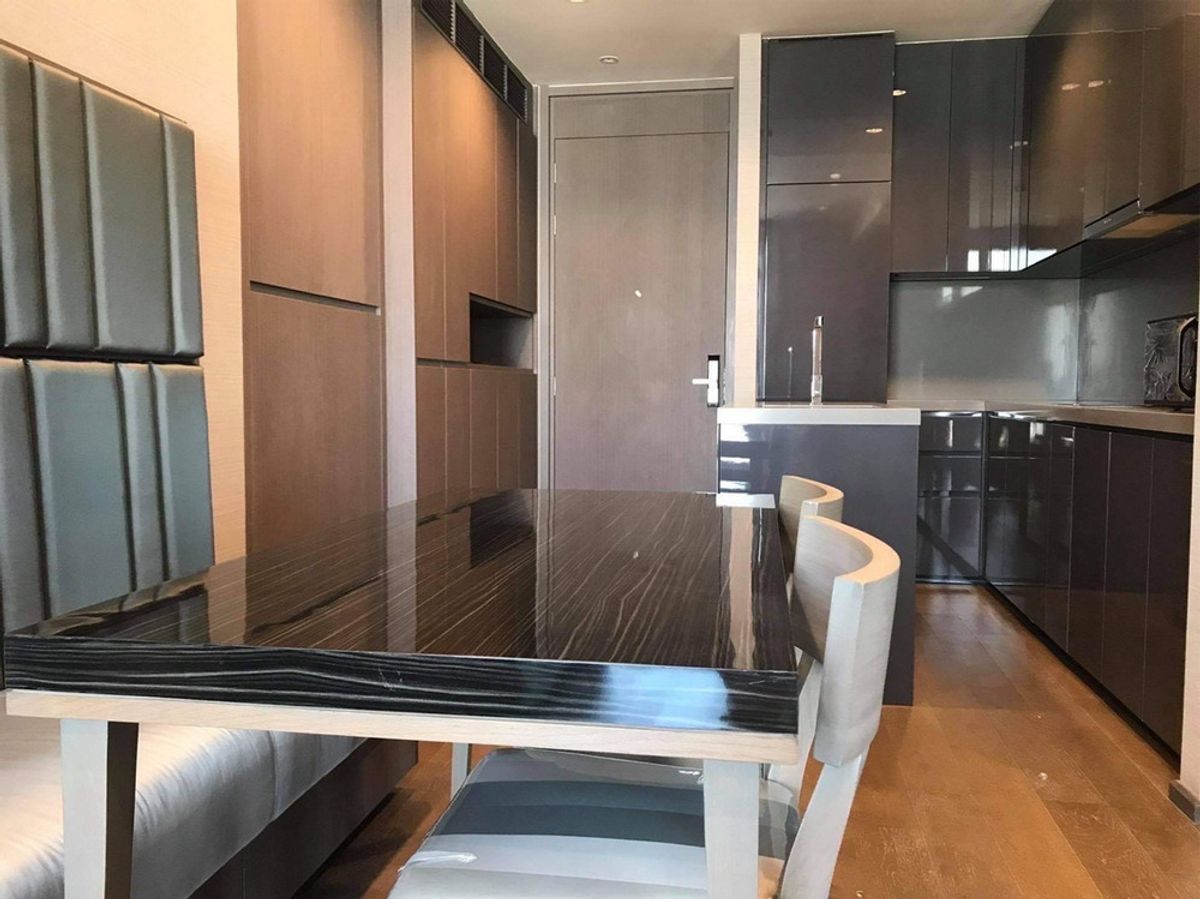 For RentCondoSathorn, Narathiwat : Call : 084-264-6359 Super Luxury Condo The Diplomat Sathorn @BTS Surasak Station 86 sq.m 3 Beds 2 Baths High floor Clear View, Fully furnished, Ready to move in