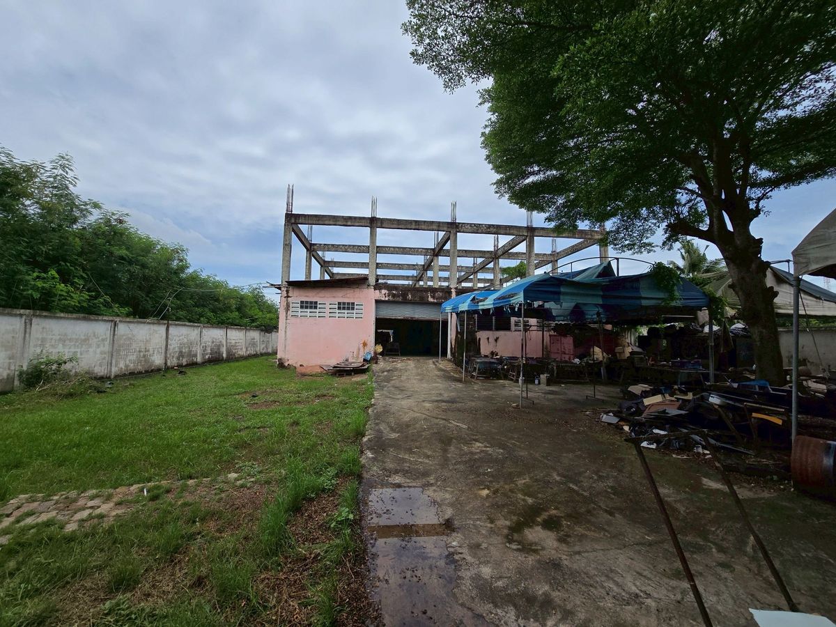ขายโกดังนครปฐม : ขาย ที่ดิน พร้อม โกดัง บนเนื้อที่ 2-3-55 ไร่ ติดถนนหลัก 4 เลน