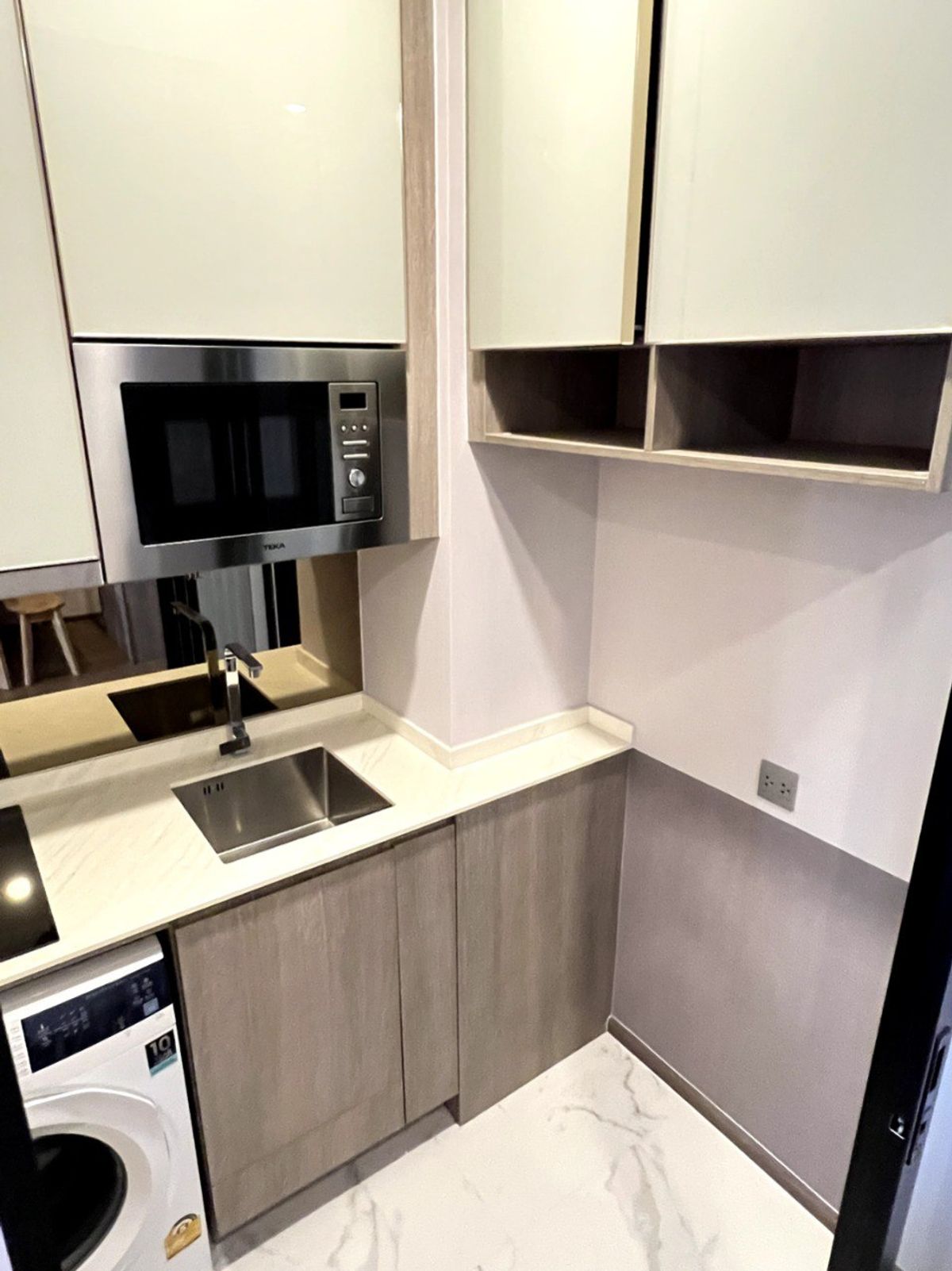 For RentCondoRatchathewi,Phayathai : Park Origin Phayathai【𝐑𝐄𝐍𝐓】🔥Warm, elegant tones complemented by practical built-ins🔥  Contact Line ID: @hacondo