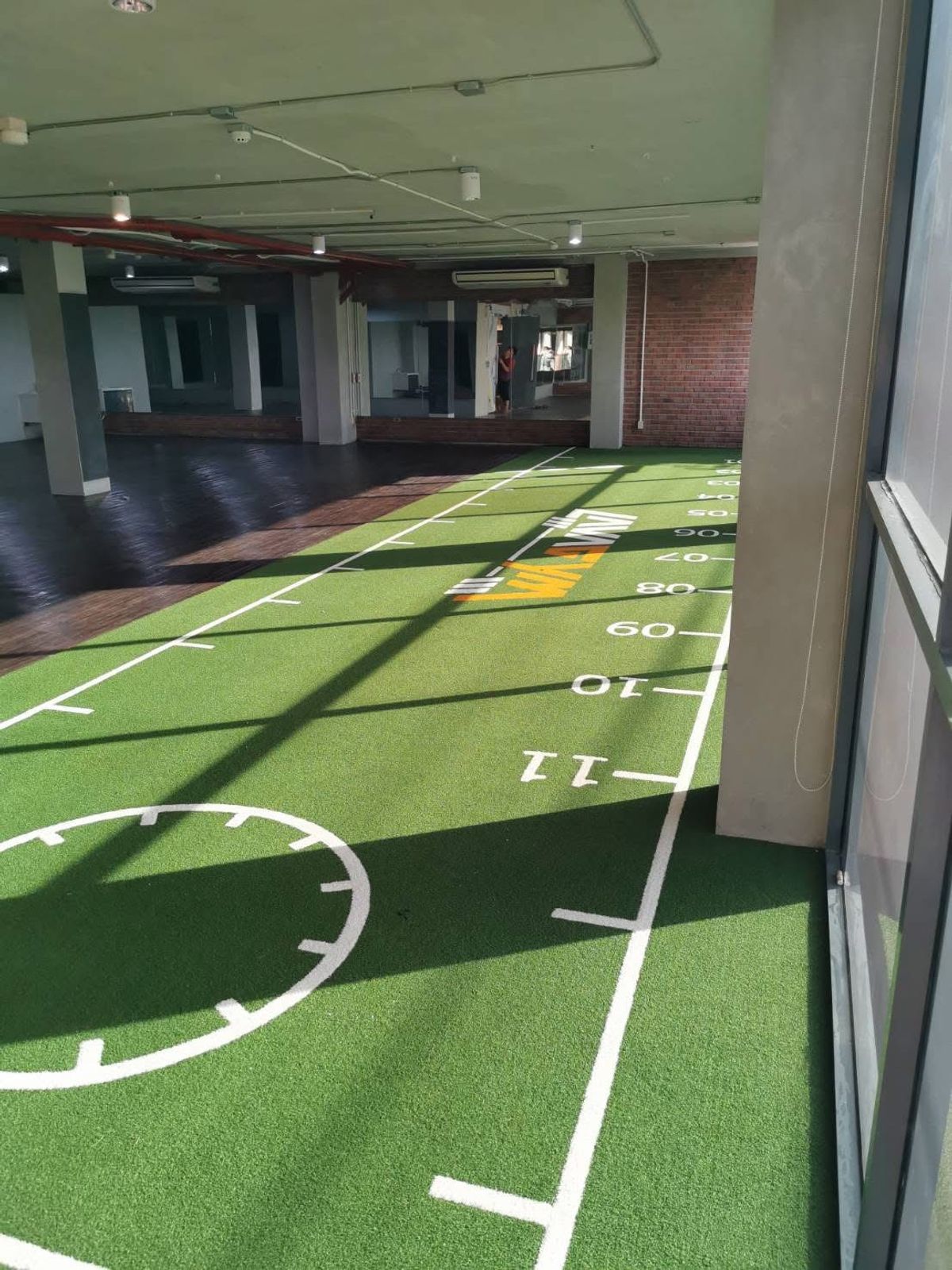 ให้เช่าสุขุมวิท อโศก ทองหล่อ : Office for rent, Ekkamai | Large space, can accommodate a team, with parking for 2 cars