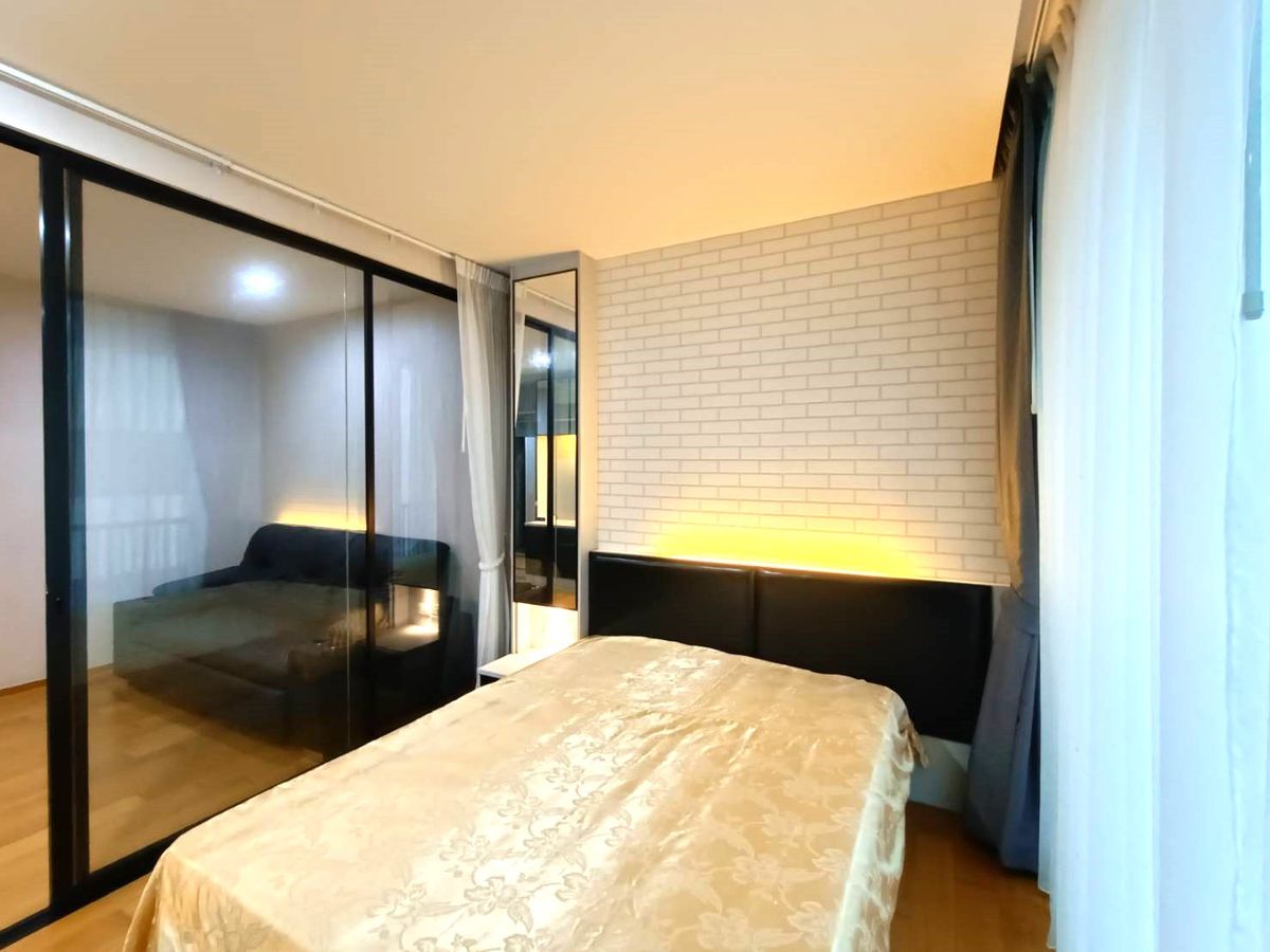 For RentCondoSathorn, Narathiwat : NOBLE REVO SILOM (32SQM, 1B1B) for rent. 5 minutes to BTS Surasak