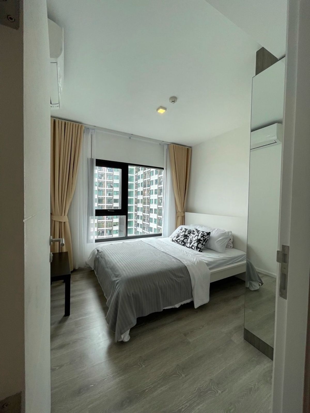 ให้เช่าคอนโดสมุทรปราการ สำโรง : 🌟 Corner Unit | Ready to Move In | Premium Furniture