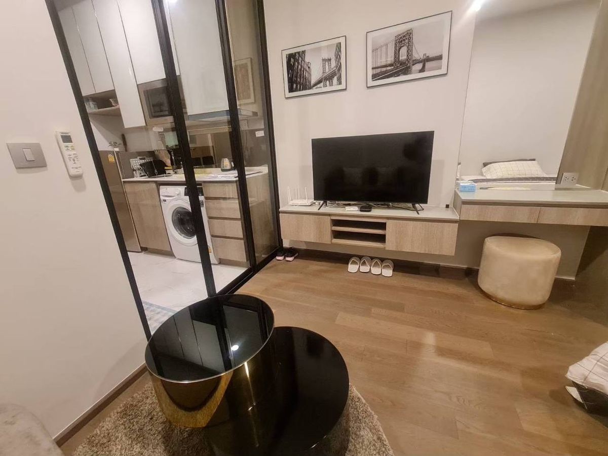 For RentCondoRatchathewi,Phayathai : Park Origin Phayathai【𝐑𝐄𝐍𝐓】🔥Simple yet elegant, this room features a white, gray, and black theme, with a compact design.🔥  Contact Line ID: @hacondo