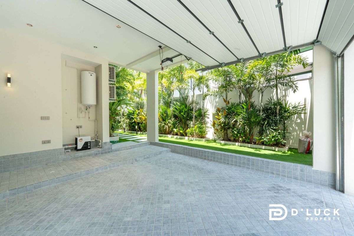 ขายพัทยา บางแสน ชลบุรี สัตหีบ : Luxury pool villa in pattaya for sale 