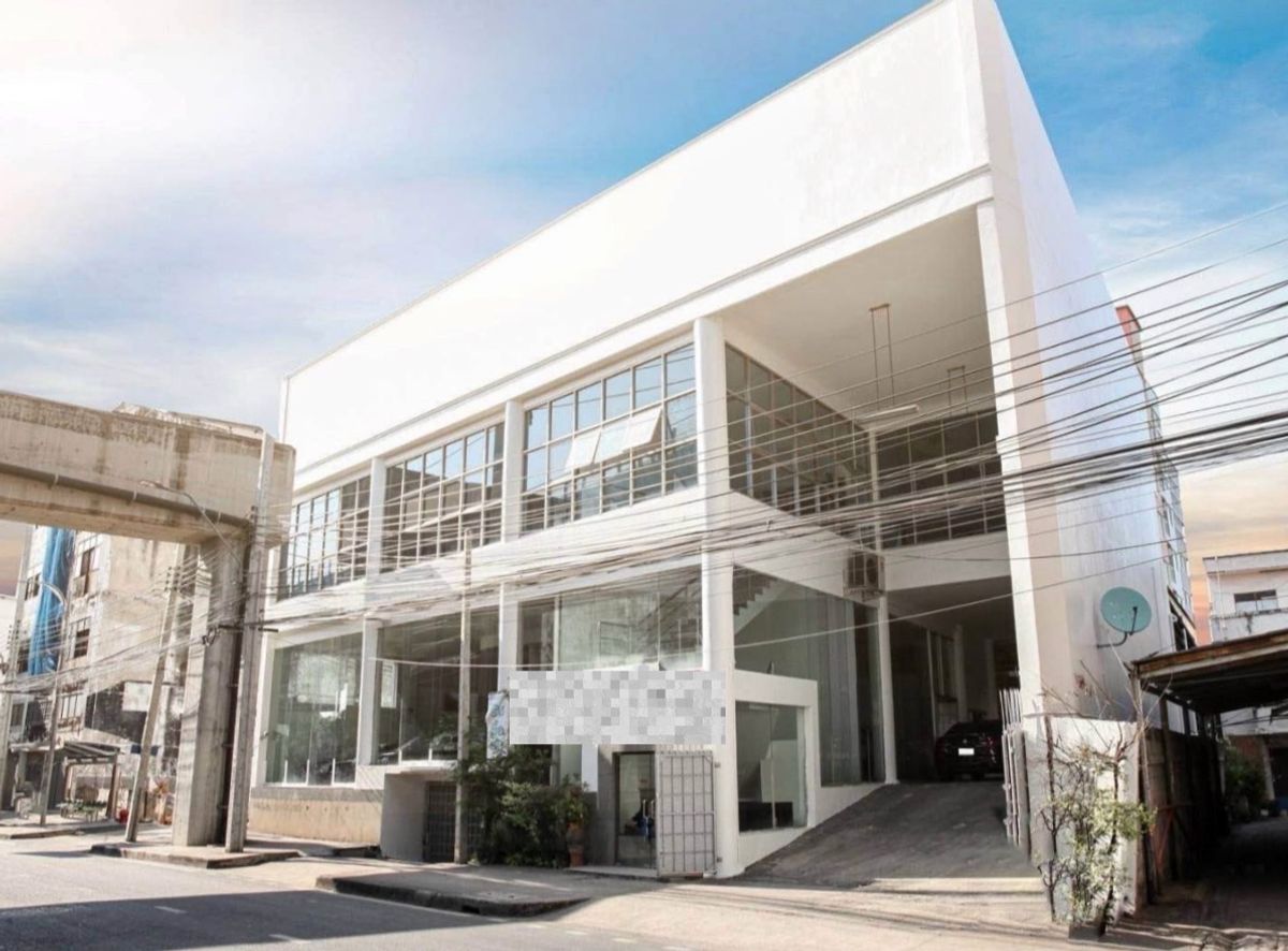 For RentOfficeThaphra, Talat Phlu, Wutthakat : 📌Rental / Selling : Stand Alone Office In Tapra , 1690 sqm , 225 sqw , 25 Parking lot , 3 Storeys 

📌ปล่อยเช่า / ขาย : Stand Alone Office ในท่าพระ , ขนาด 1690 ตรม , 225 ตรว , 25 ที่จอดรถ , 3 ชั้น 

🔥🔥 Rental : 150,000 THB / Month 🔥🔥

🔥🔥 Selling : 