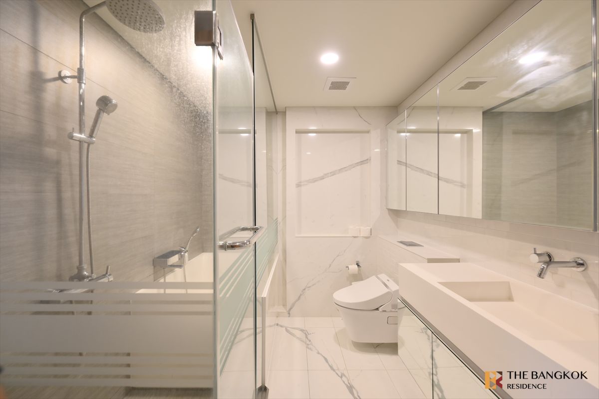 For RentCondoSukhumvit, Asoke, Thonglor : Great price, prime location ⚡ Siamese Exclusive Sukhumvit 31✨ Stunning unit, Near BTS Phrom Phong