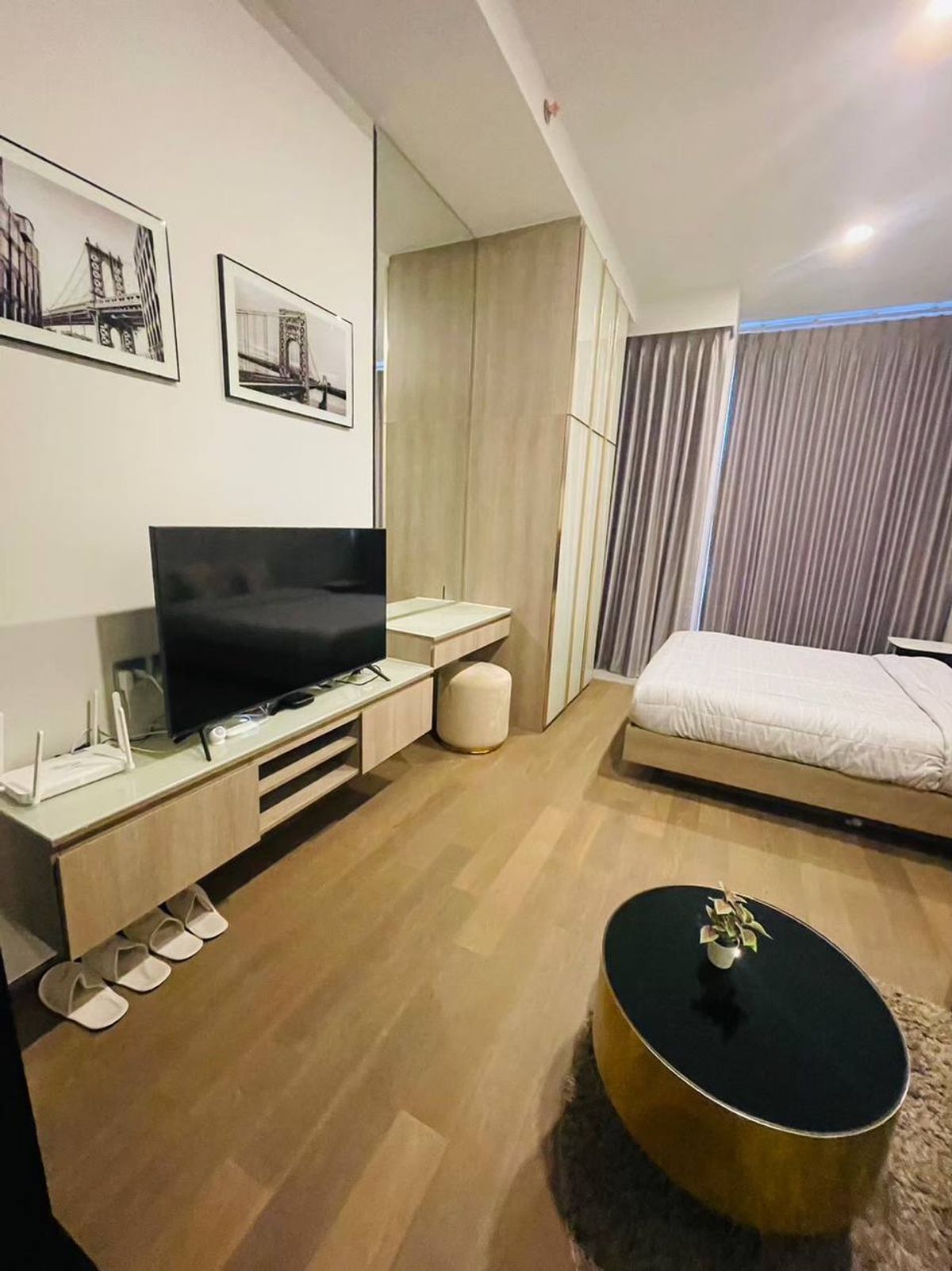 For RentCondoRatchathewi,Phayathai : Park Origin Phayathai【𝐑𝐄𝐍𝐓】🔥Simple yet elegant, this room features a white, gray, and black theme, with a compact design.🔥  Contact Line ID: @hacondo