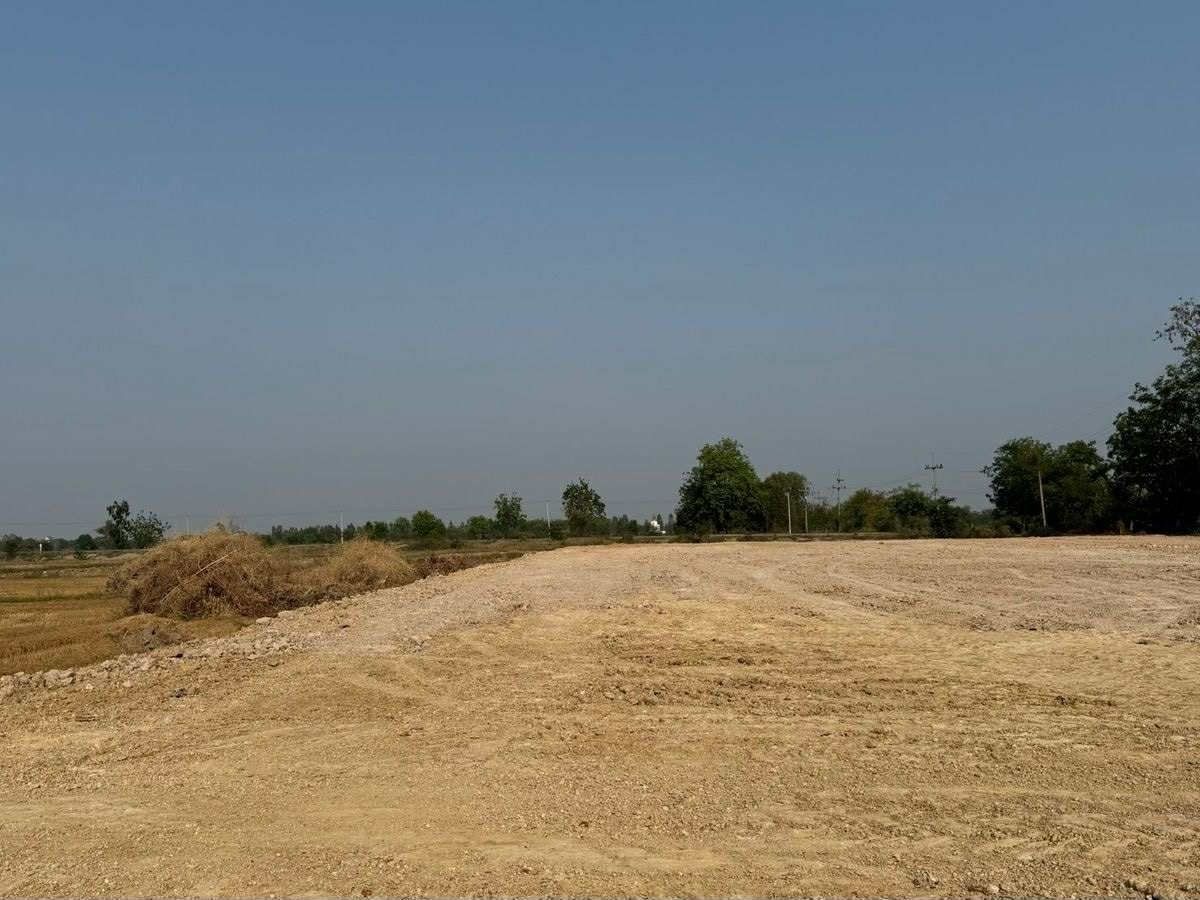 For SaleLandSukhothai : 1 rai of land for sale in Ban Kluai Sukhothai, converting a corner on the road