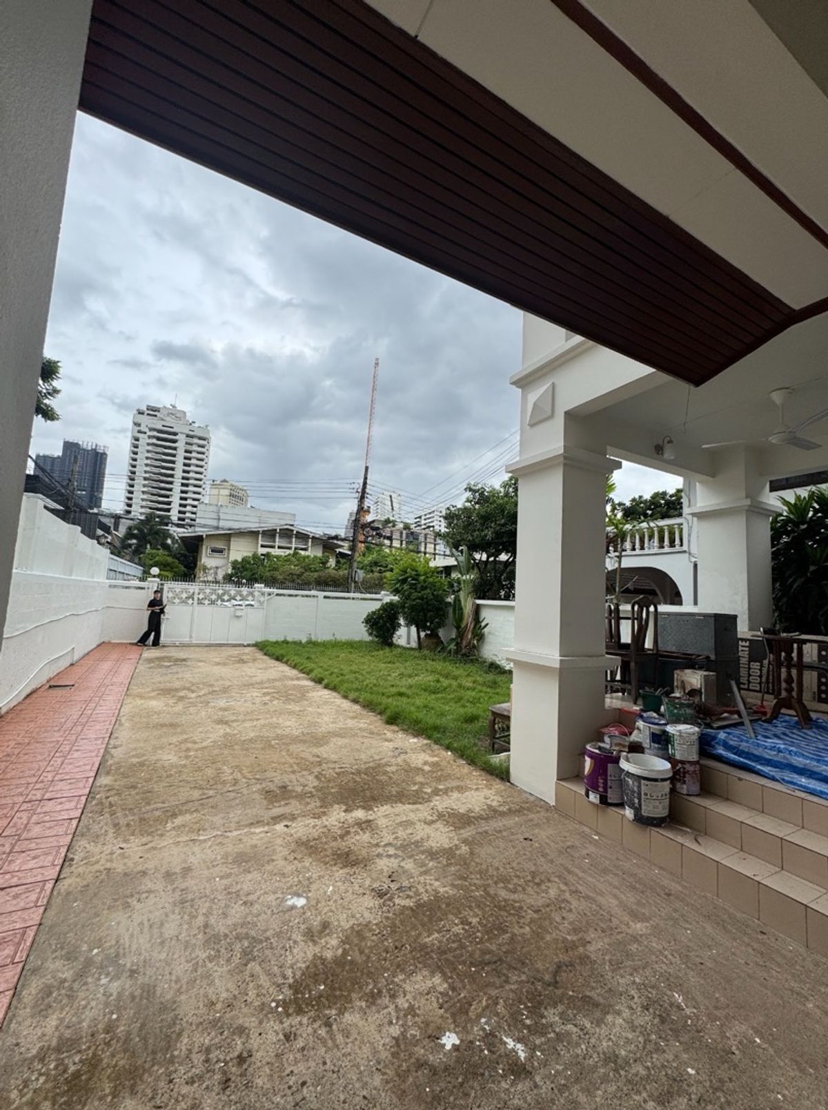 For RentHouseNana, North Nana,Sukhumvit13, Soi Nana : Rent a single house, Soi Sukhumvit 4, near the BTS BTS for rent.