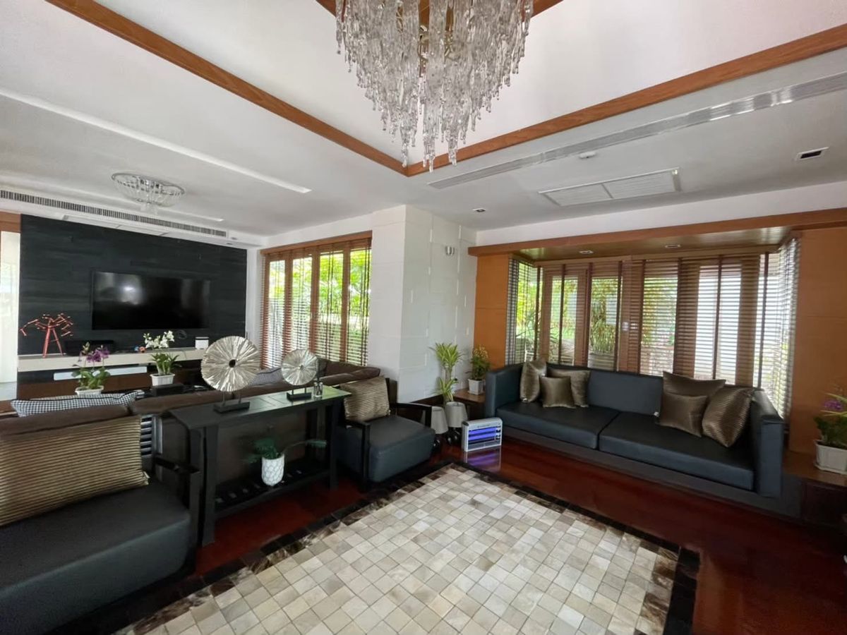 HousePattaya, Bangsaen, Chonburi : 💎 Sell with tenant til 2029
Ultra-Exclusive Luxury Beachfront Villa on Wong Amat Beach, North Pattaya  Breathtaking Sea Views from Every Corner  Private Pool & Beach Access  Prime Location Near The Sanctuary of Truth 
