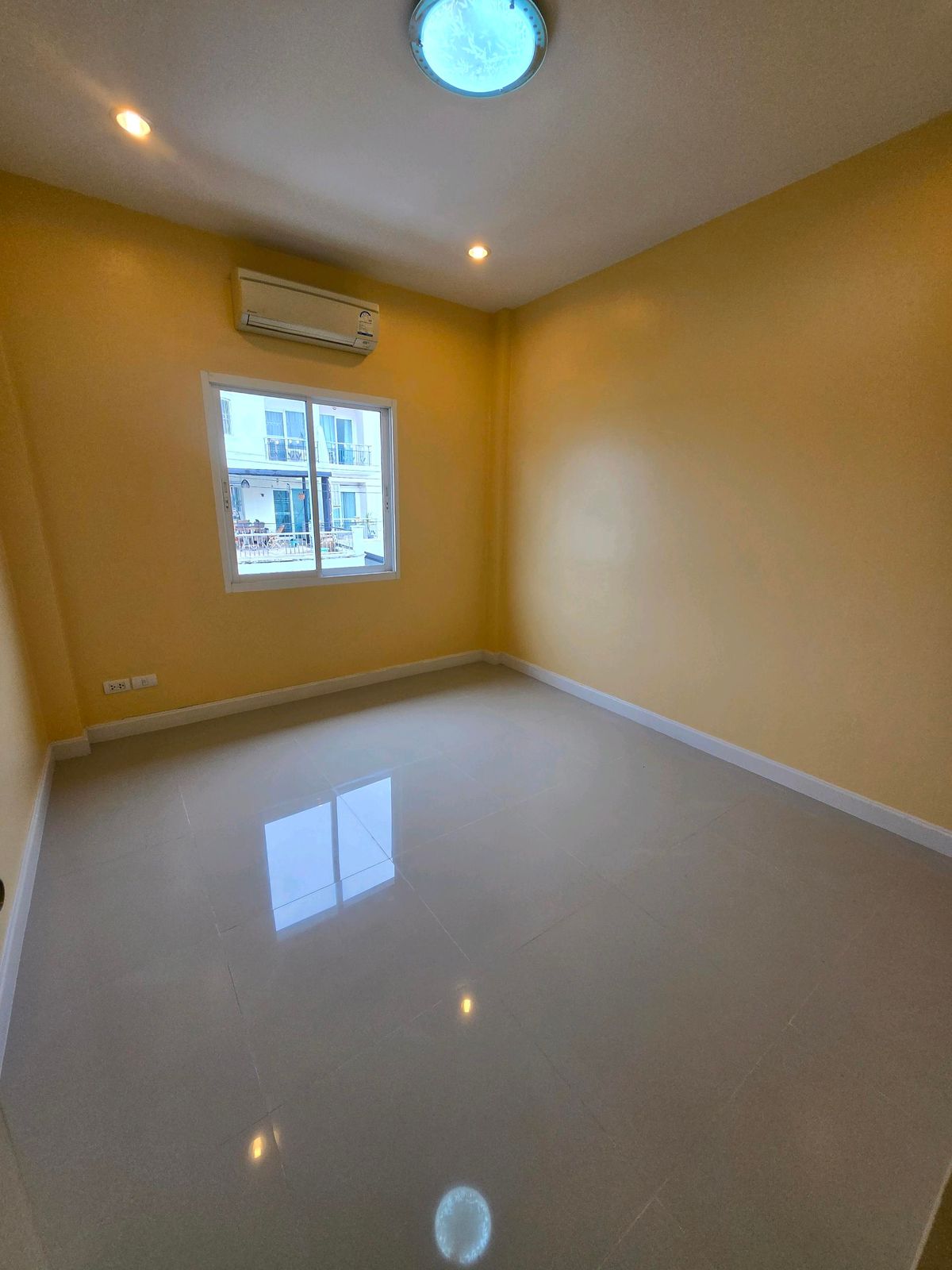 ขายทาวน์โฮมบางแค เพชรเกษม : ขายบ้านแฝดบางแวก พุทธมณฑล สาย1 รีโนเวทใหม่หลังมุม สวย พร้อมอยู่ ทำเลดี ใกล้ MRT เพชรเกษม48