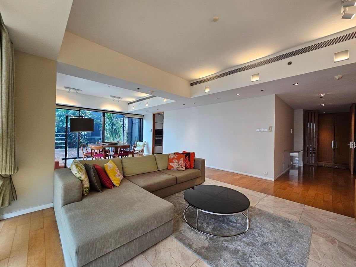 ให้เช่าคอนโดสาทร นราธิวาส : The Met 3 brdrooms with garden For Rent 