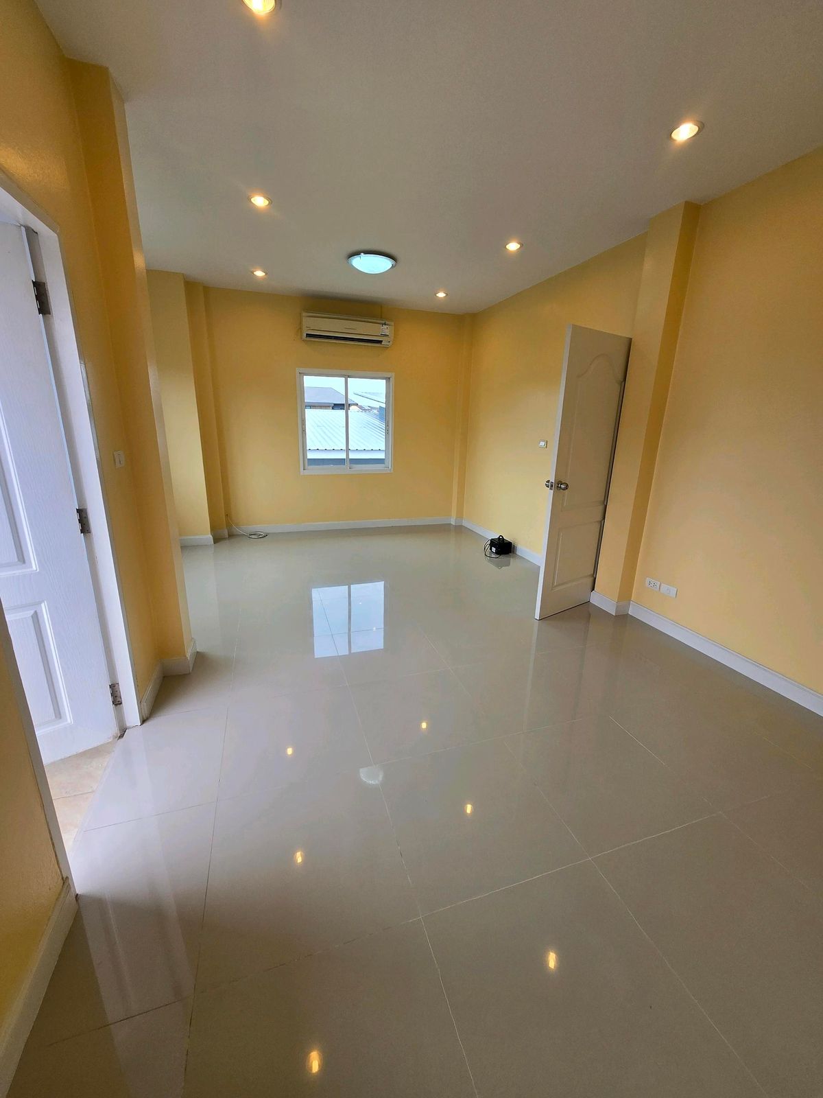 ขายทาวน์โฮมบางแค เพชรเกษม : ขายบ้านแฝดบางแวก พุทธมณฑล สาย1 รีโนเวทใหม่หลังมุม สวย พร้อมอยู่ ทำเลดี ใกล้ MRT เพชรเกษม48