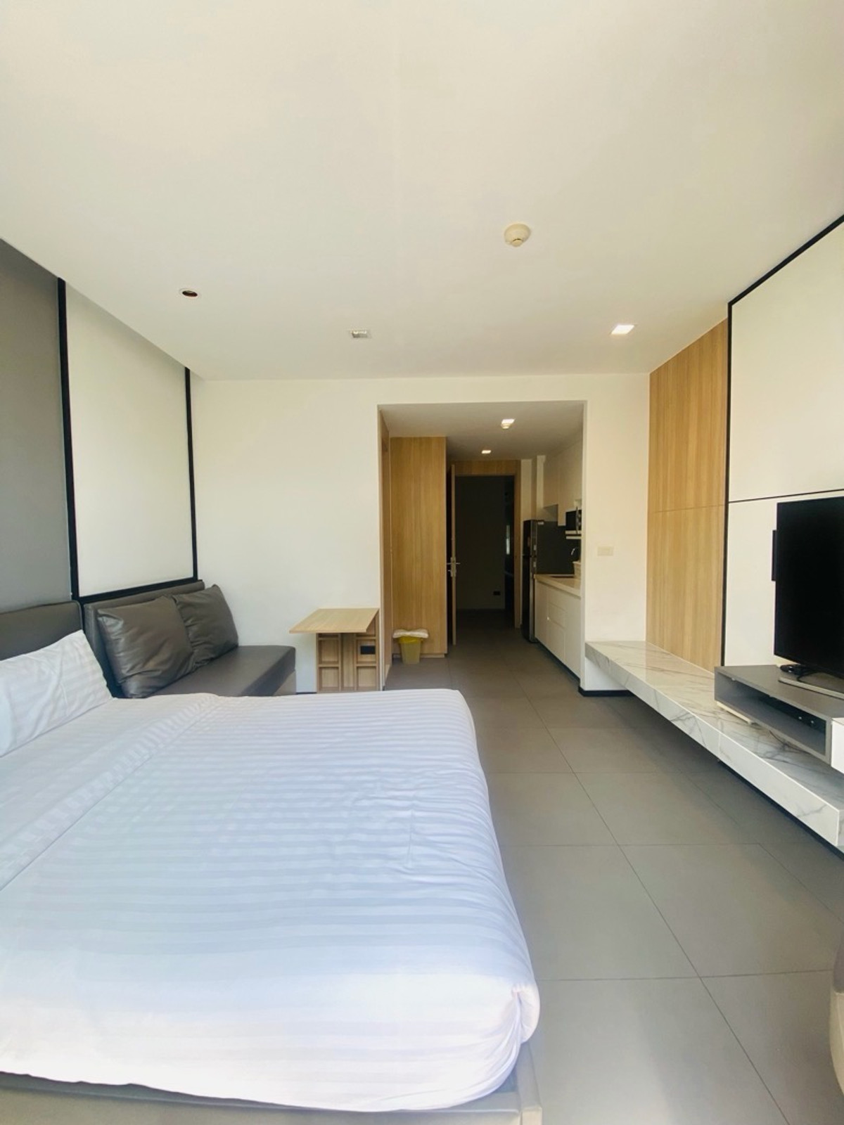ขายคอนโดพระราม 9 เพชรบุรีตัดใหม่ RCA : AQ Alix Residence Soonvijai ขายเพียง 3 ล้านบาท เท่านั้น