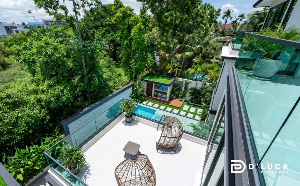 ขายพัทยา บางแสน ชลบุรี สัตหีบ : Luxury pool villa in pattaya for sale 