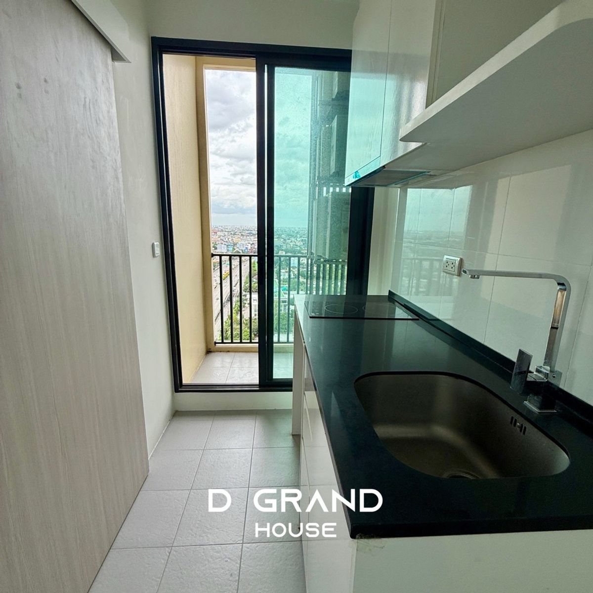 For SaleCondoKasetsart, Ratchayothin : Selling a very good price, 2 bedrooms, city views, corner rooms, new rooms have never been in.