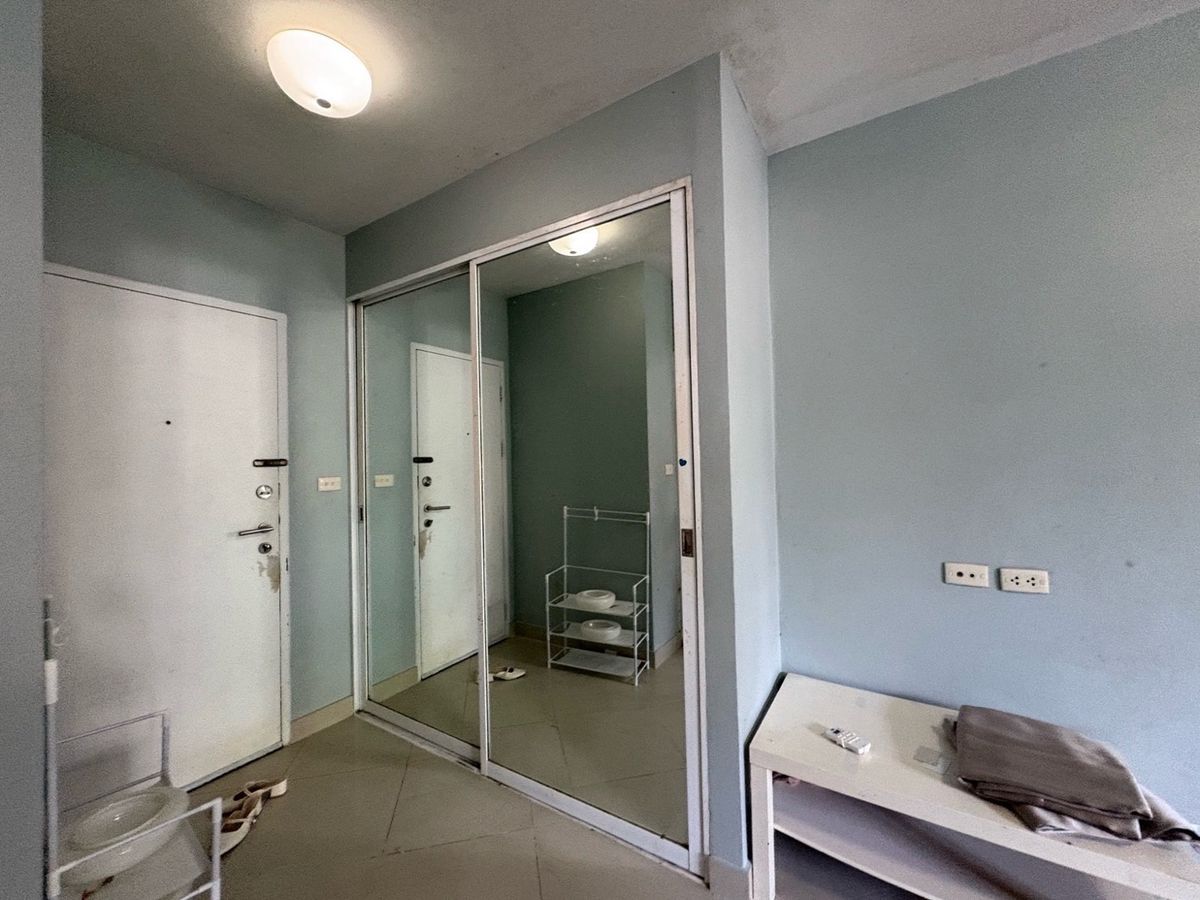 For RentCondoRama9, Petchburi, RCA : For rent: I-House Condo RCA.