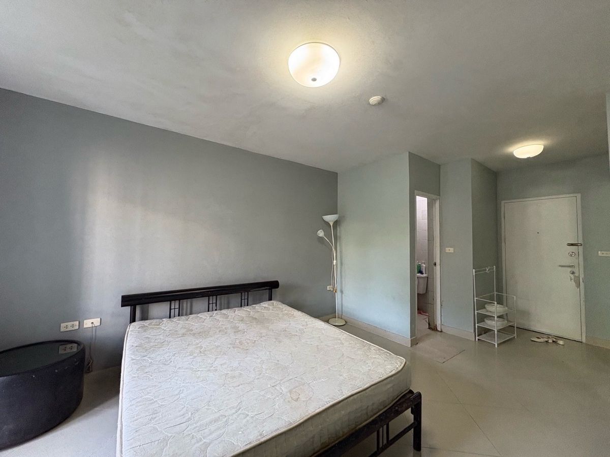 For RentCondoRama9, Petchburi, RCA : For rent: I-House Condo RCA.