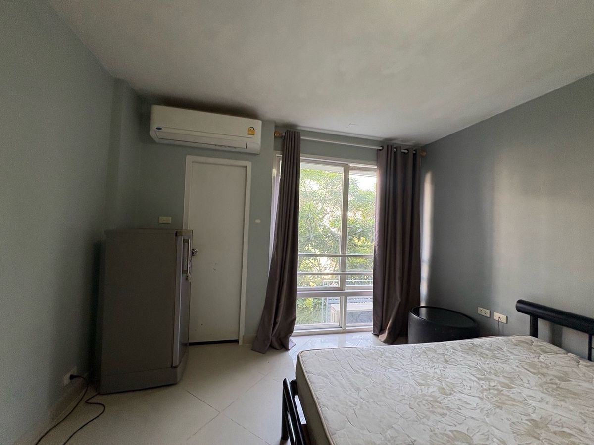 For RentCondoRama9, Petchburi, RCA : For rent: I-House Condo RCA.