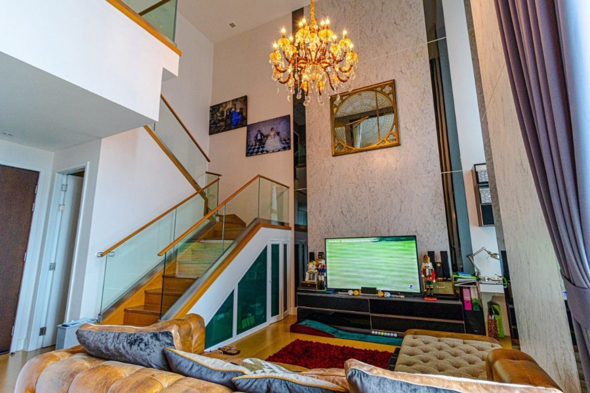 ขายคอนโดลาดพร้าว เซ็นทรัลลาดพร้าว : Rare Item! Duplex Penthouse Equinox Phahol-Vipha 2 ห้องนอน 142 ตร.ม. แต่งสวย พร้อมอยู่ ใจกลางลาดพร้าว ขายเพียง 25 ล้านบาท ติดต่อ 0968623850 