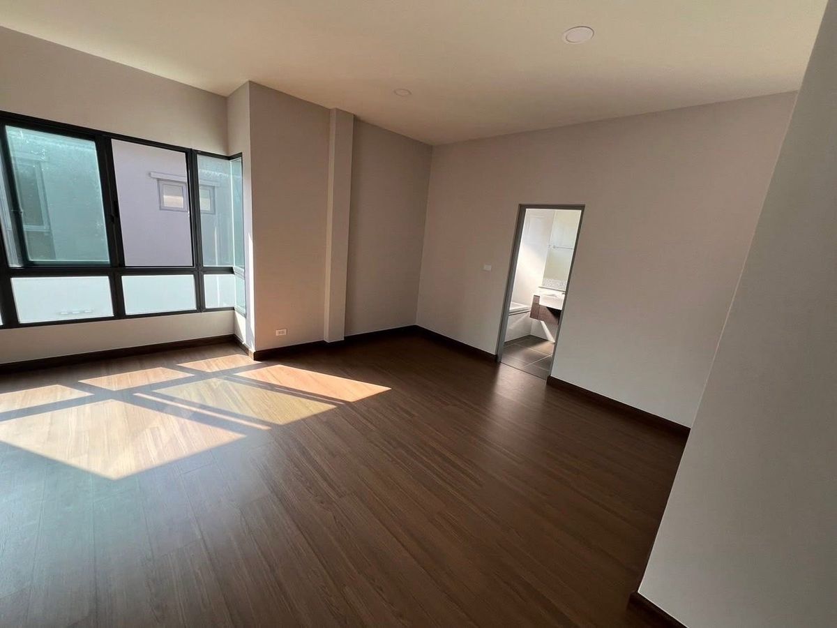 ให้เช่าโฮมออฟฟิศนวมินทร์ รามอินทรา : ปล่อยเช่า โฮมออฟฟิศ รามอินทรา - วงแหวน ถนนไทยรามัญ เขตคลองสามวา กรุงเทพมหานคร