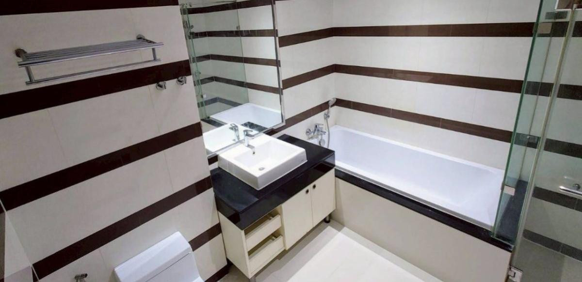 For SaleCondoSukhumvit, Asoke, Thonglor : For Sale Condo , Beverly 33 , Duplex , nice view , high floor , corner unit , wide frontage , newly renovated , BTS-Phrom Phong , Khlong Toei Nuea , Watthana , Bangkok , CX-125989