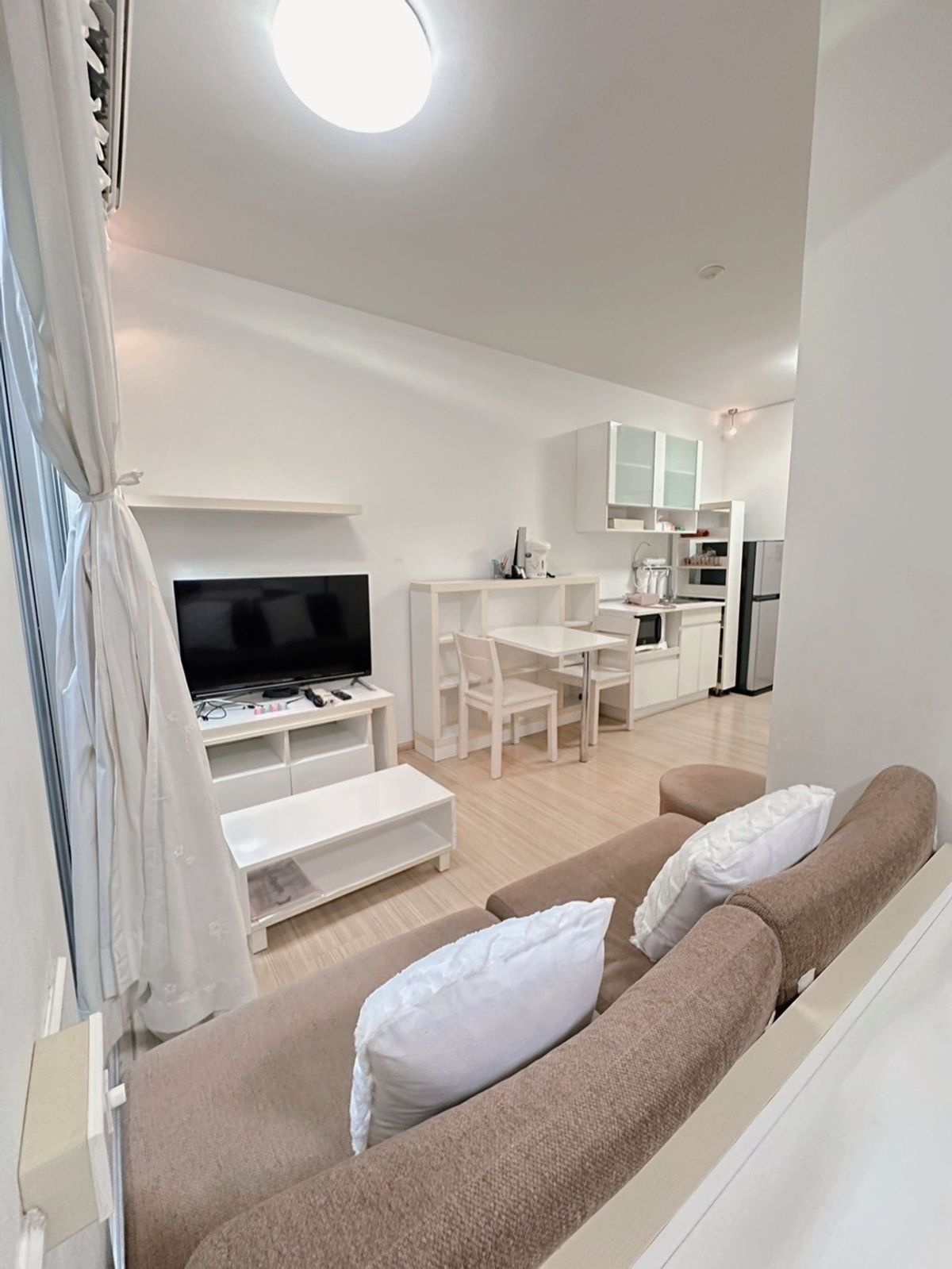 For RentCondoRama9, Petchburi, RCA : Condo for Rent A Space near MRT Rama 9