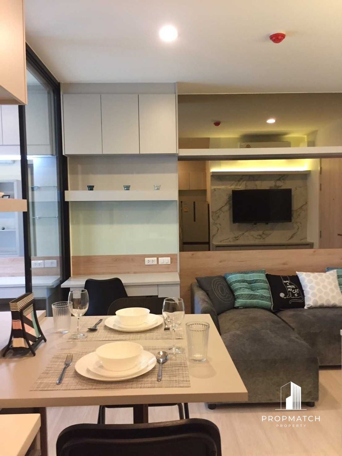 ให้เช่าคอนโดพระราม 9 เพชรบุรีตัดใหม่ RCA : ✨Flash Deal ✨Life Asoke( 1Bed 1Bath 36SQM.) แต่งครบพร้อมอยู่ !! เพียง 22,000 บาทต่อเดือน Tel.0981315848 @propmatch