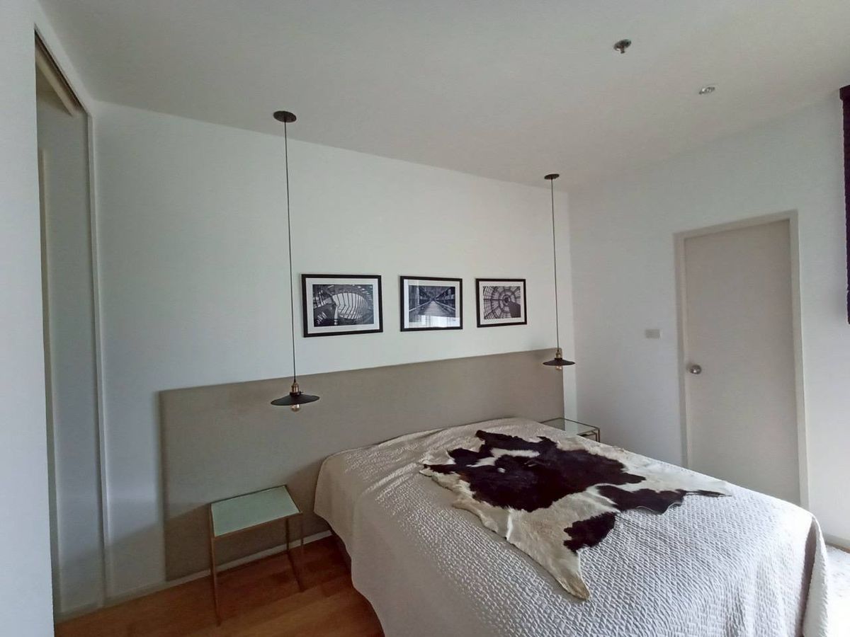 ให้เช่าคอนโดราชเทวี พญาไท : Villa Rachatewi【𝐑𝐄𝐍𝐓】🔥Less is More เรียบง่ายแต่ครบครันในทุกฟังก์ชัน พื้นไม้สวยตัดกับเฟอร์ดำอย่างลงตัว🔥  ติดต่อไลน์ไอดี: @hacondo