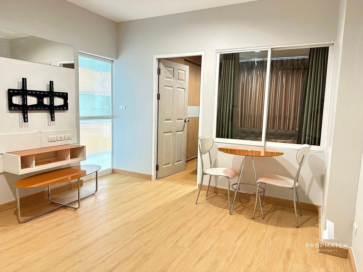 ขายคอนโดรัชดา ห้วยขวาง : ✨Flash Deal ✨Life @ Ratchada - Huay Kwang ( 1Bed 1Bath 41SQM.) พร้อมอยู่ ! เพียง 3,580,000 บาท Tel.0981315848 @propmatch