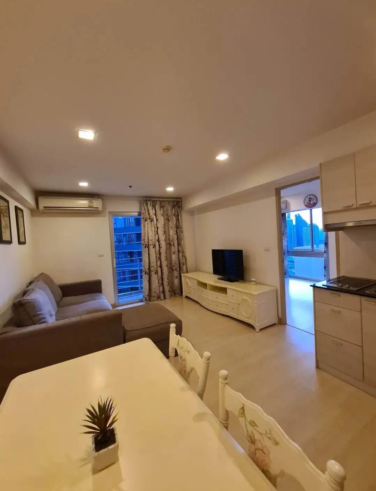 For RentCondoRama9, Petchburi, RCA : 🔥 Urgent rent 🔥 Condo, Asoke-Petchburi, new cut, complete, ready to move in