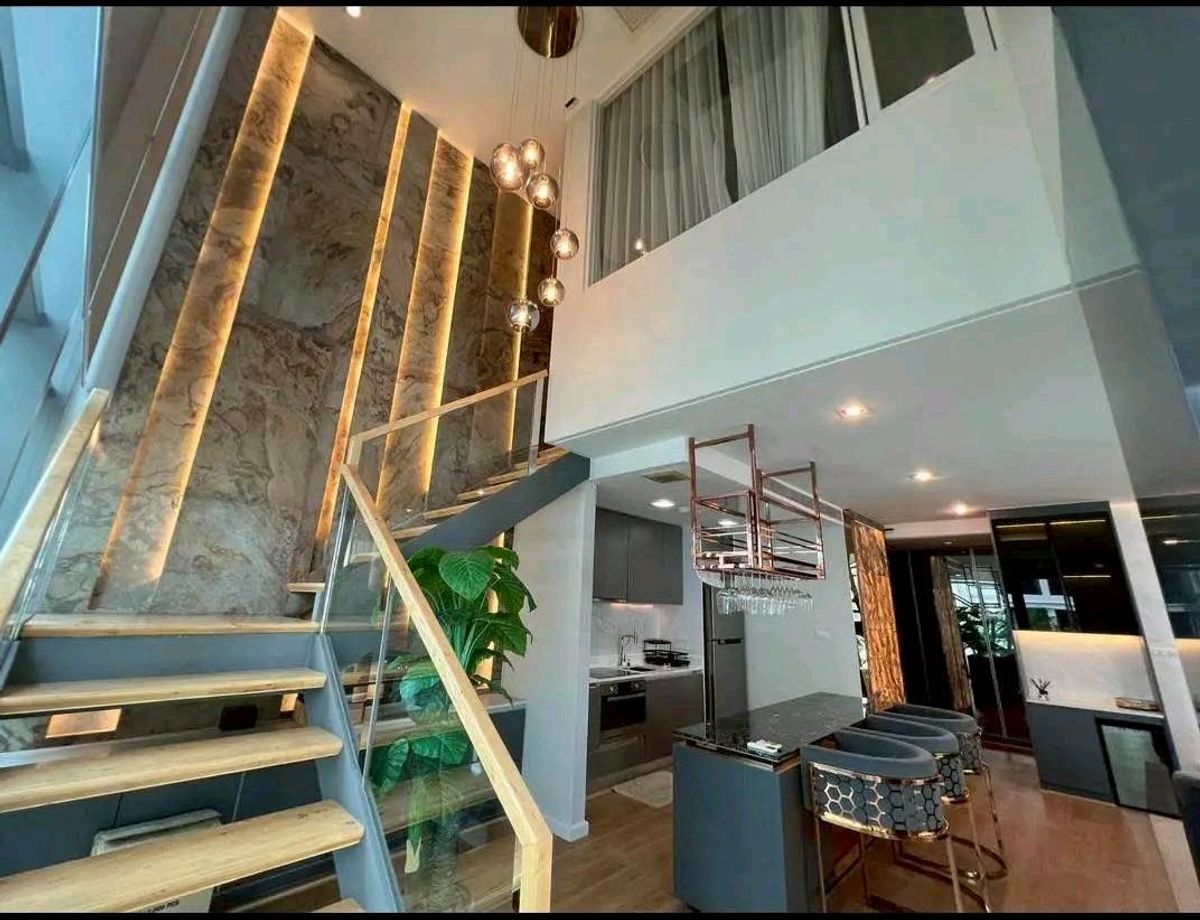 ให้เช่าคอนโดสุขุมวิท อโศก ทองหล่อ : For Rent The Room Sukhumvit 21
135 Sq.m 