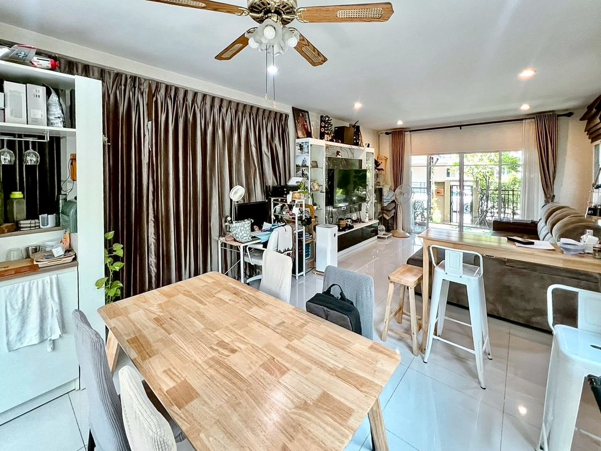 ขายบ้านพุทธมณฑล ศาลายา : ขายบ้านเดี่ยว 2 ชั้น Passorn Prestige ปิ่นเกล้า-เพชรเกษม เนื้อที่ 55.7 ตารางวา 3 ห้องนอน  ตำบลกระทุ่มล้ม อำเภอสามพราน จังหวัดนครปฐม