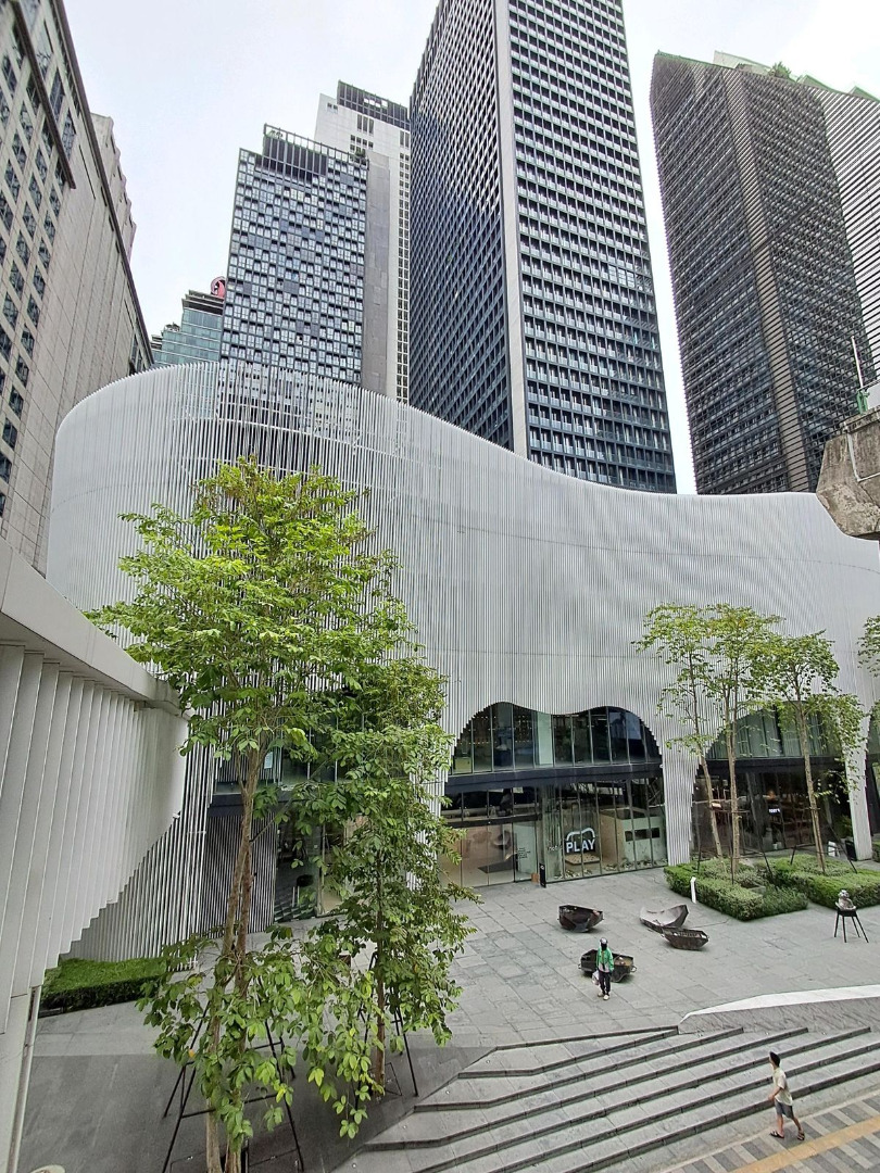 For RentCondoWitthayu, Chidlom, Langsuan, Ploenchit : NOBLEPLOENCHIT rental Walk on the BTS Ploenchit Station has a private elevator 58 sqm, 26th floor, rent 49,500 per month.