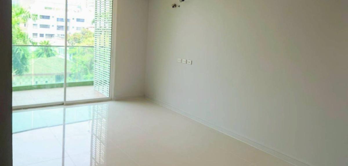 For SaleCondoSukhumvit, Asoke, Thonglor : For Sale Condo , Beverly 33 , Duplex , nice view , high floor , corner unit , wide frontage , newly renovated , BTS-Phrom Phong , Khlong Toei Nuea , Watthana , Bangkok , CX-125989