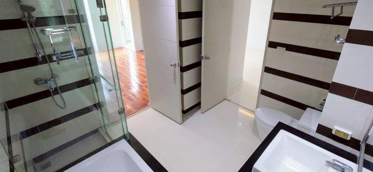 For SaleCondoSukhumvit, Asoke, Thonglor : For Sale Condo , Beverly 33 , Duplex , nice view , high floor , corner unit , wide frontage , newly renovated , BTS-Phrom Phong , Khlong Toei Nuea , Watthana , Bangkok , CX-125989