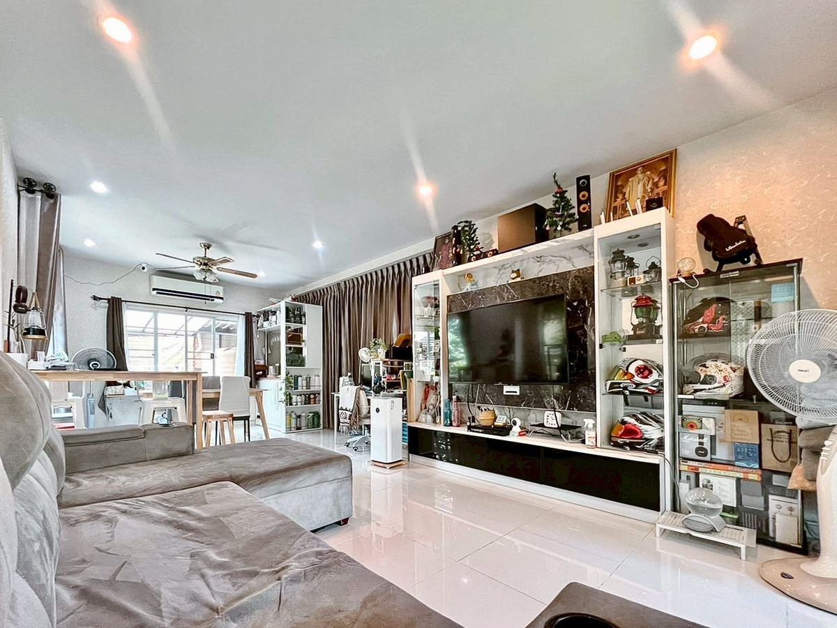 ขายบ้านพุทธมณฑล ศาลายา : ขายบ้านเดี่ยว 2 ชั้น Passorn Prestige ปิ่นเกล้า-เพชรเกษม เนื้อที่ 55.7 ตารางวา 3 ห้องนอน  ตำบลกระทุ่มล้ม อำเภอสามพราน จังหวัดนครปฐม