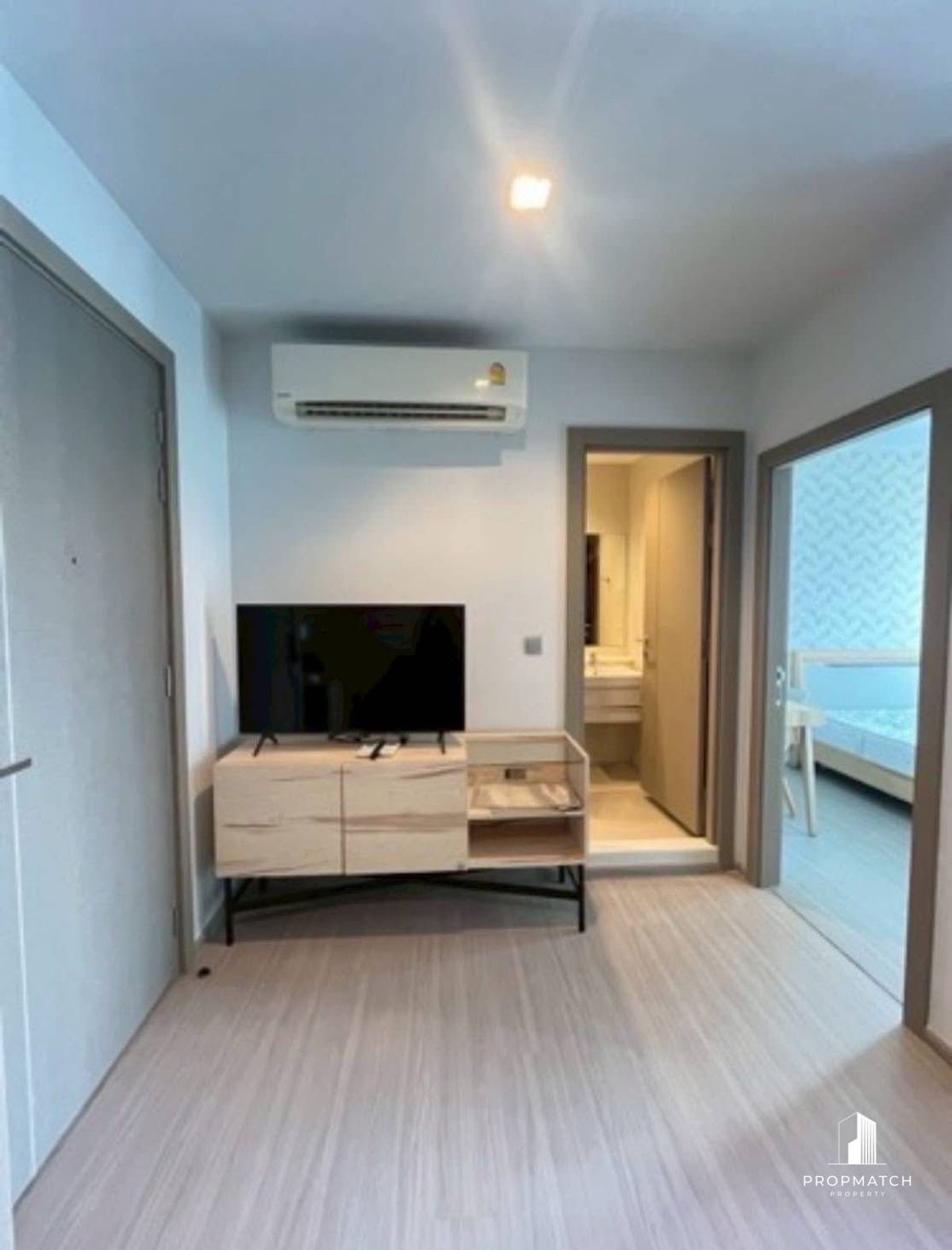 ขายคอนโดพระราม 9 เพชรบุรีตัดใหม่ RCA : ✨Flash Deal ✨Life Asoke-Rama 9 ( 1Bed 1Bath 34SQM.) พร้อมอยู่ ! เพียง  4,090,000 บาท Tel.0981315848 @propmatch