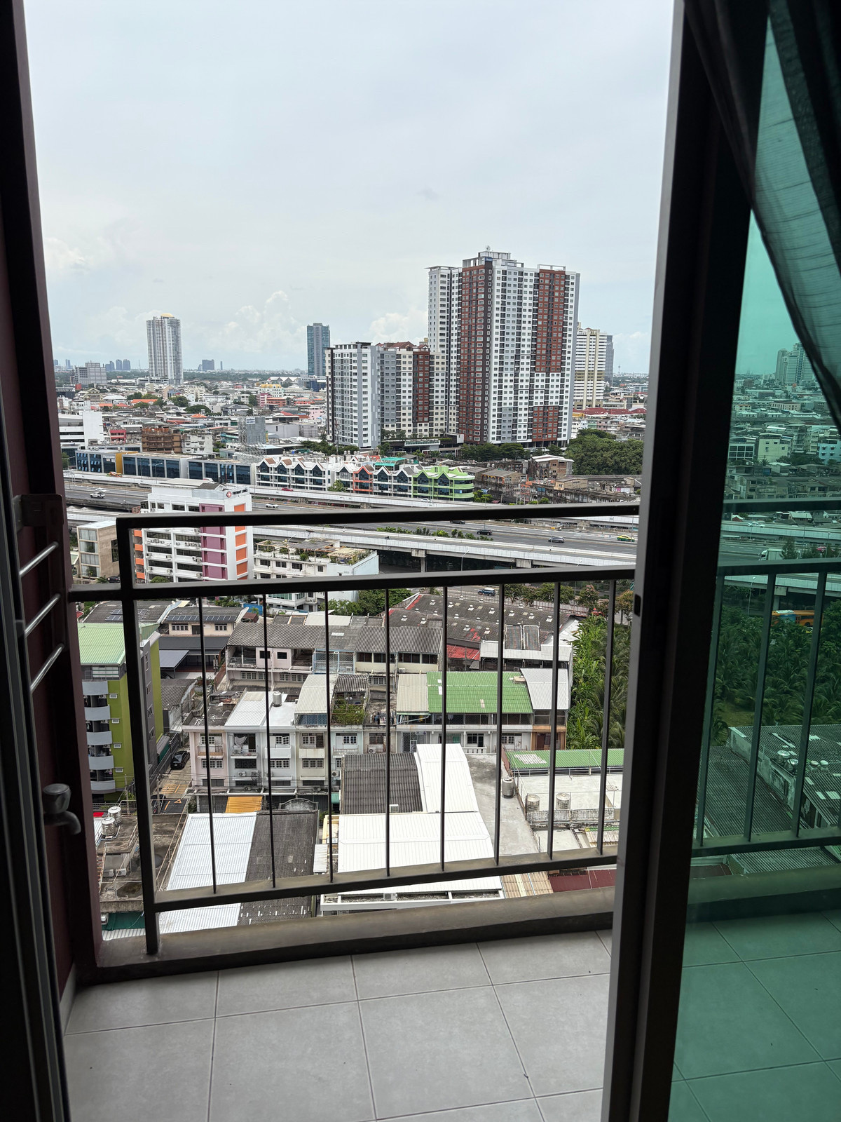 ขายคอนโดพระราม 3 สาธุประดิษฐ์ : ขายคอนโด  ลุมพินี เพลส รัชดา - สาธุ BTS-ช่องนนทรี ช่องนนทรี เขต ยานนาวา กรุงเทพ    CX-147017