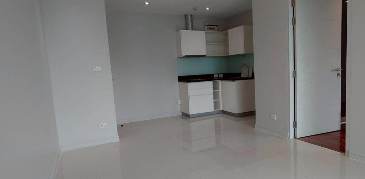 For SaleCondoSukhumvit, Asoke, Thonglor : For Sale Condo , Beverly 33 , Duplex , nice view , high floor , corner unit , wide frontage , newly renovated , BTS-Phrom Phong , Khlong Toei Nuea , Watthana , Bangkok , CX-125989
