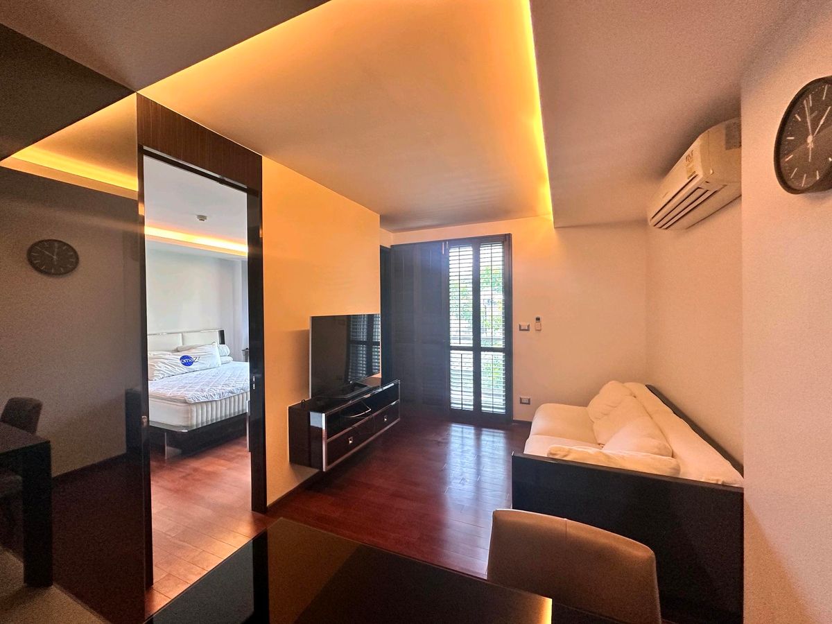 For RentCondoSukhumvit, Asoke, Thonglor : 🔥 Newly Renovated 1 Bed Condo for Rent in Ekkamai near BTS🔥